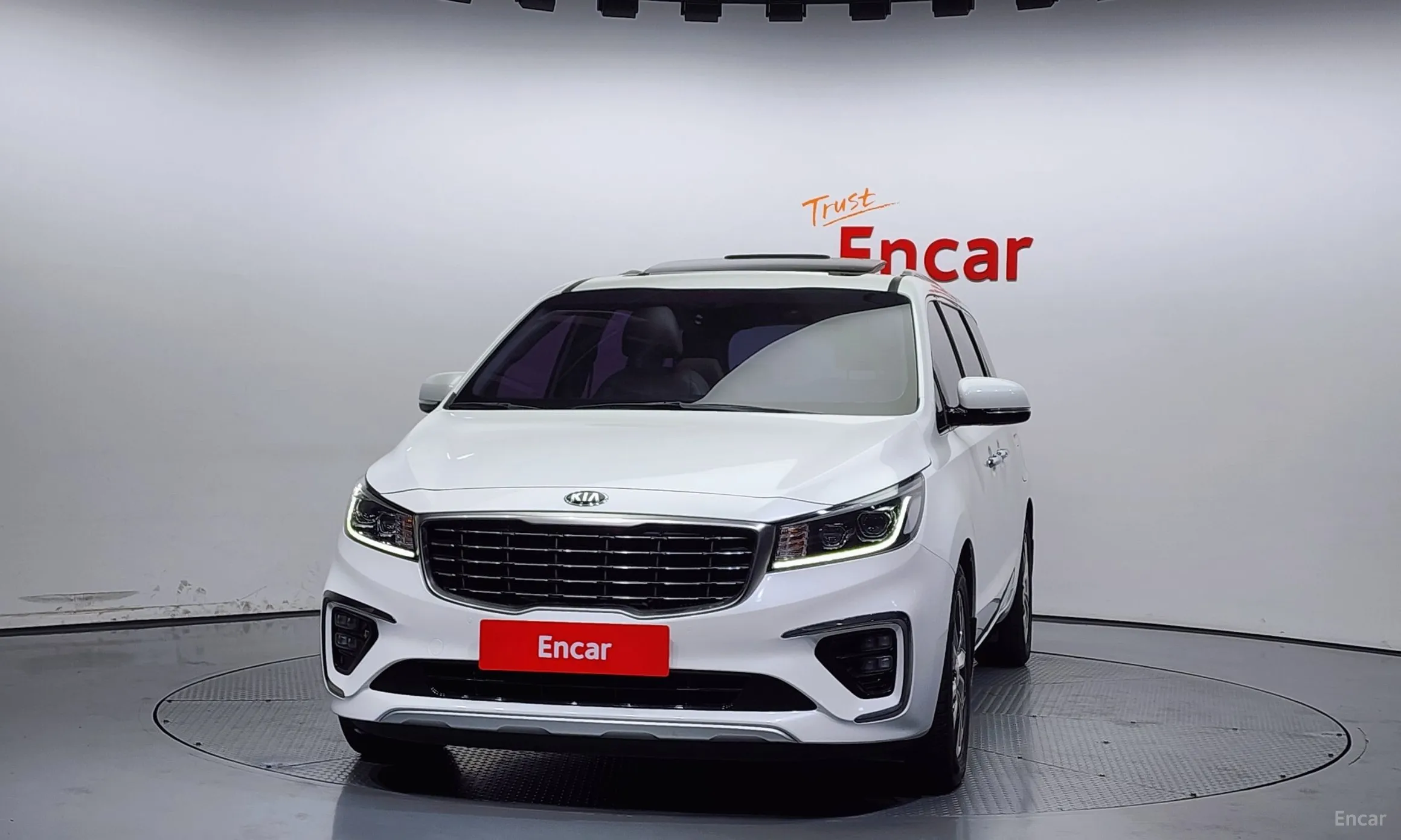 Kia Carnival превью 2