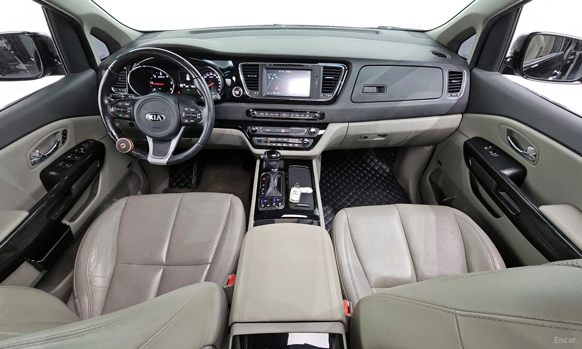 Kia Carnival превью 4