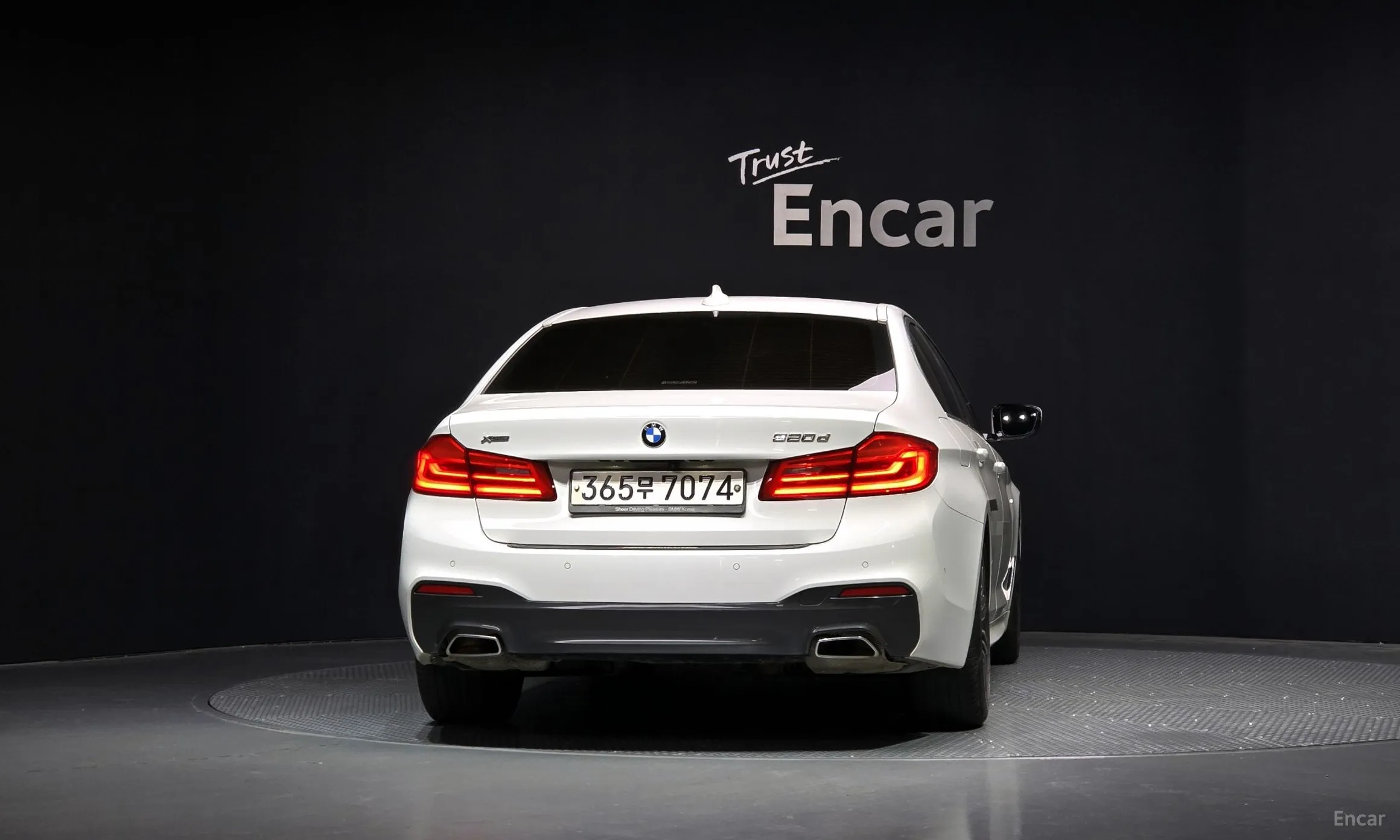 BMW 5 Series (G30) превью 3