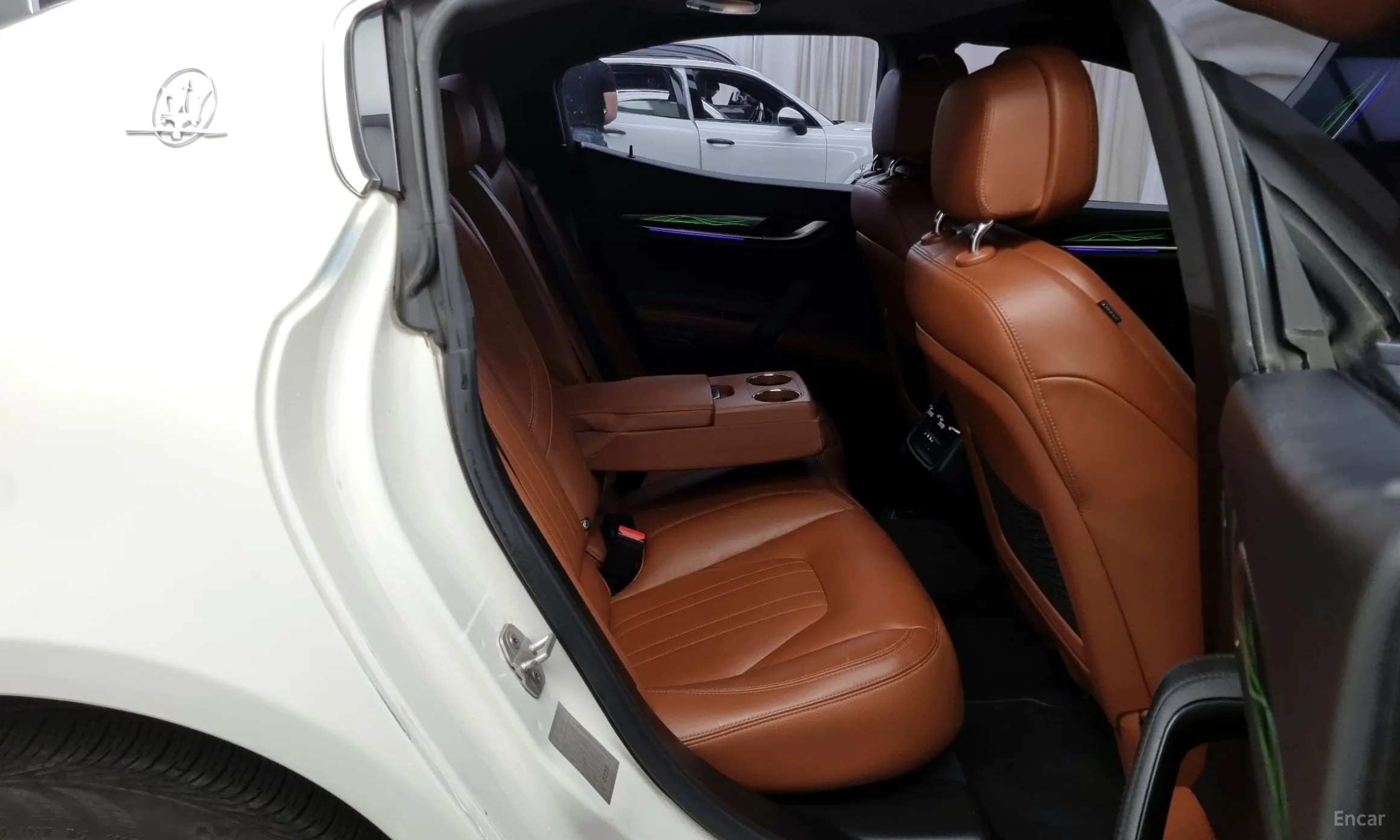 Maserati Ghibli превью 12