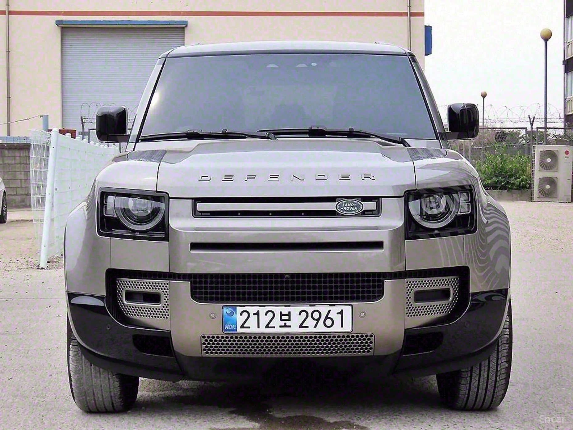 Land Rover Defender (L663)