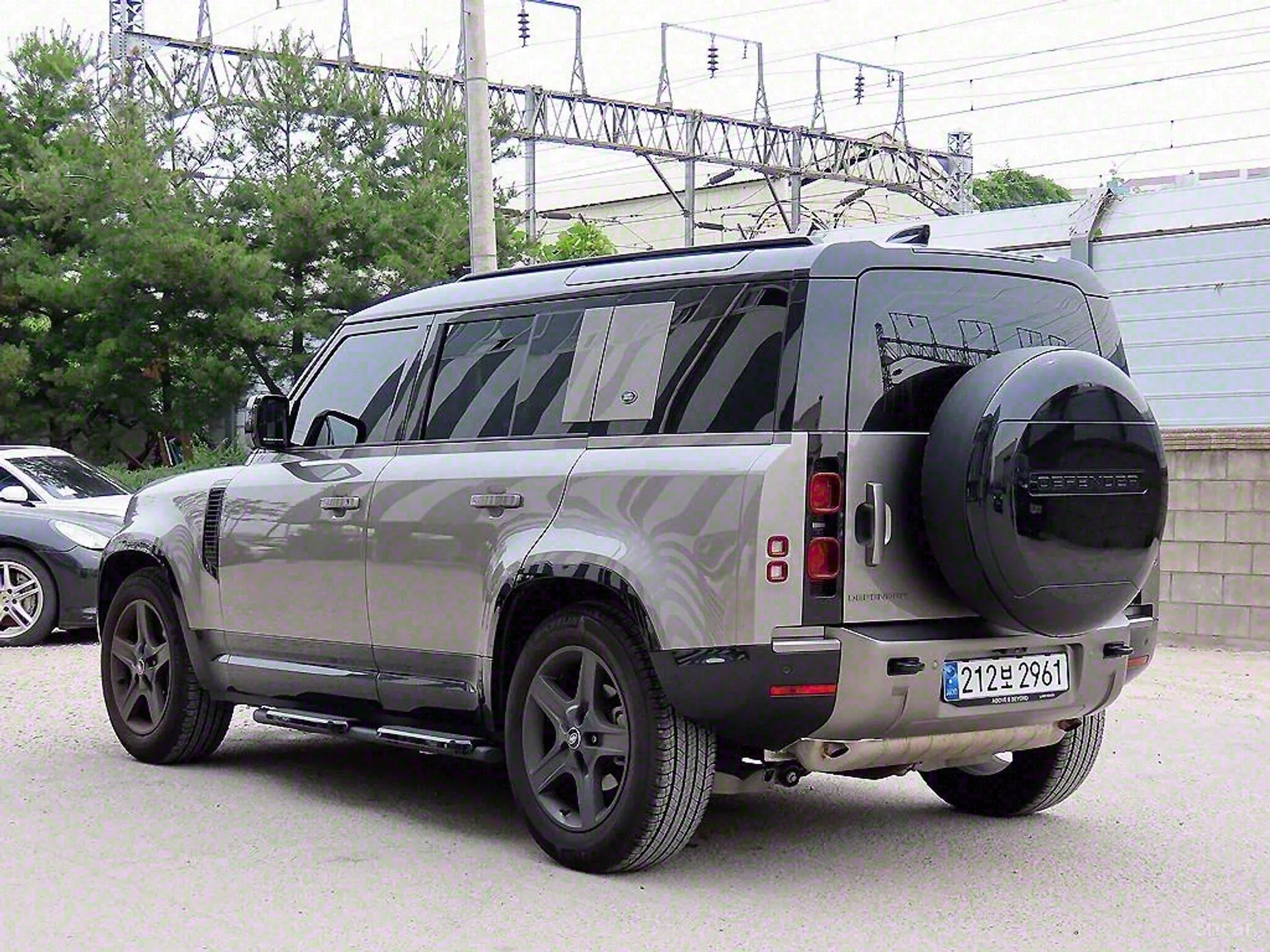 Land Rover Defender (L663)