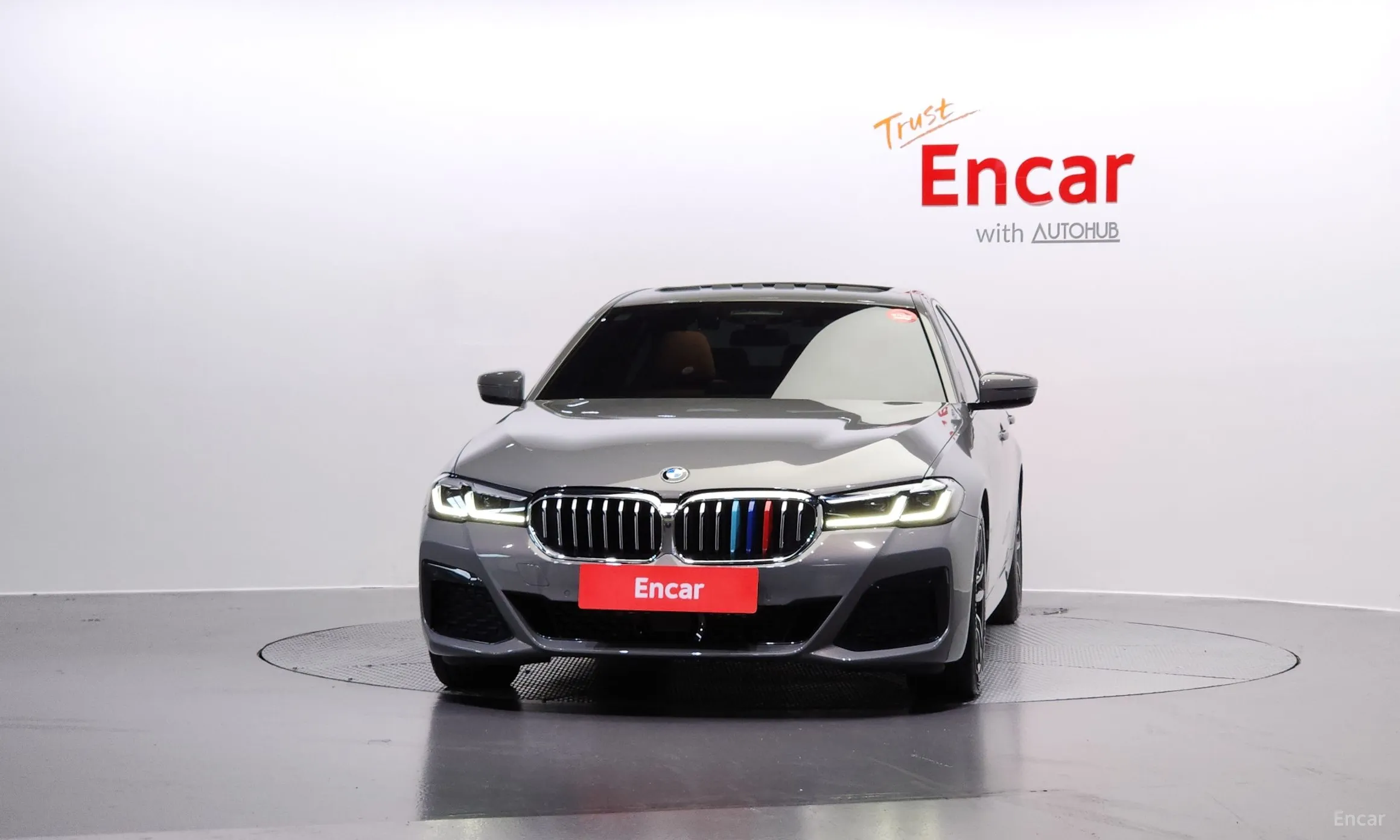 BMW 5 Series (G30) превью 2
