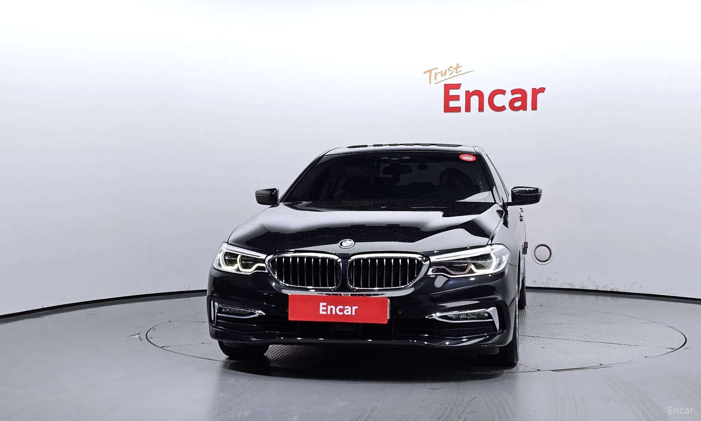 BMW 5 Series (G30) превью 2