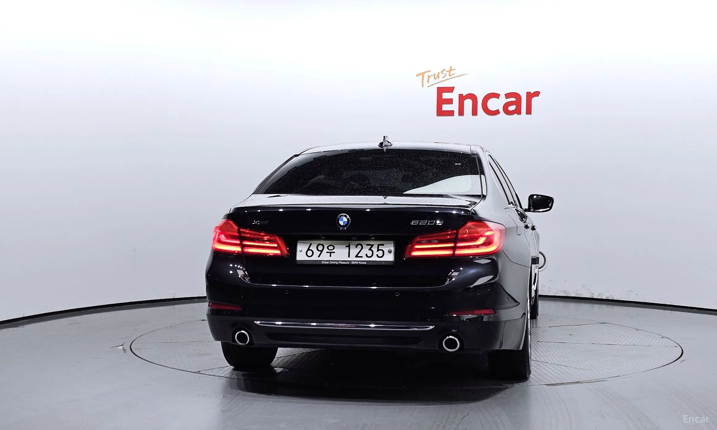 BMW 5 Series (G30) превью 3