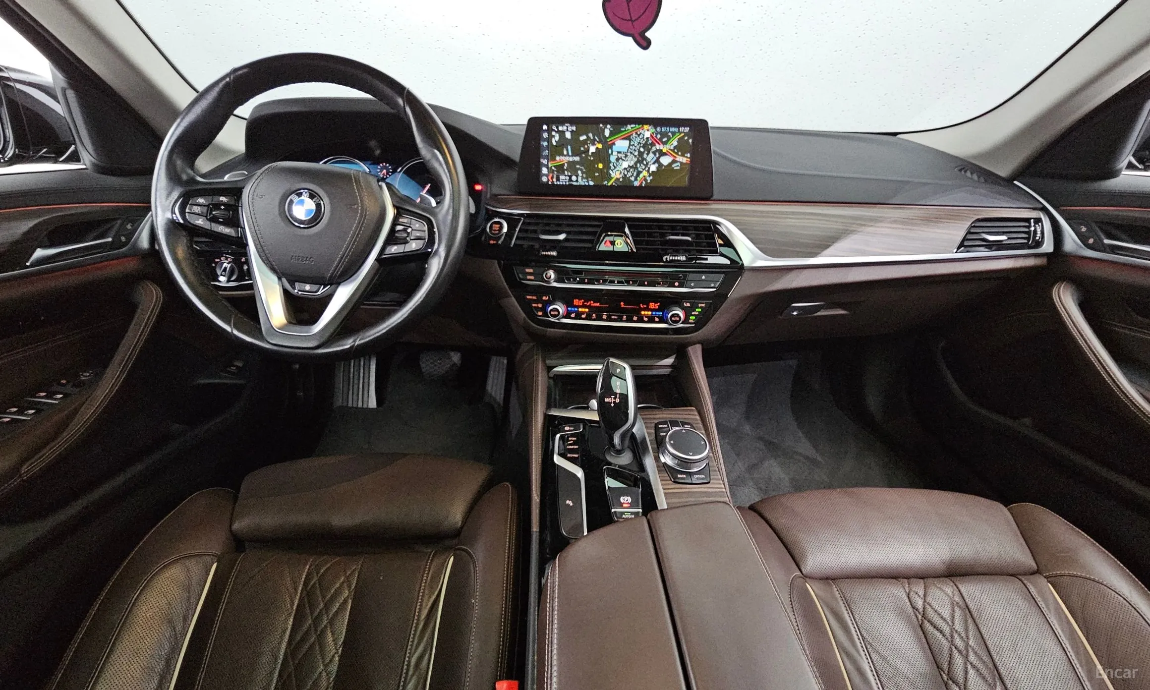 BMW 5 Series (G30) превью 4