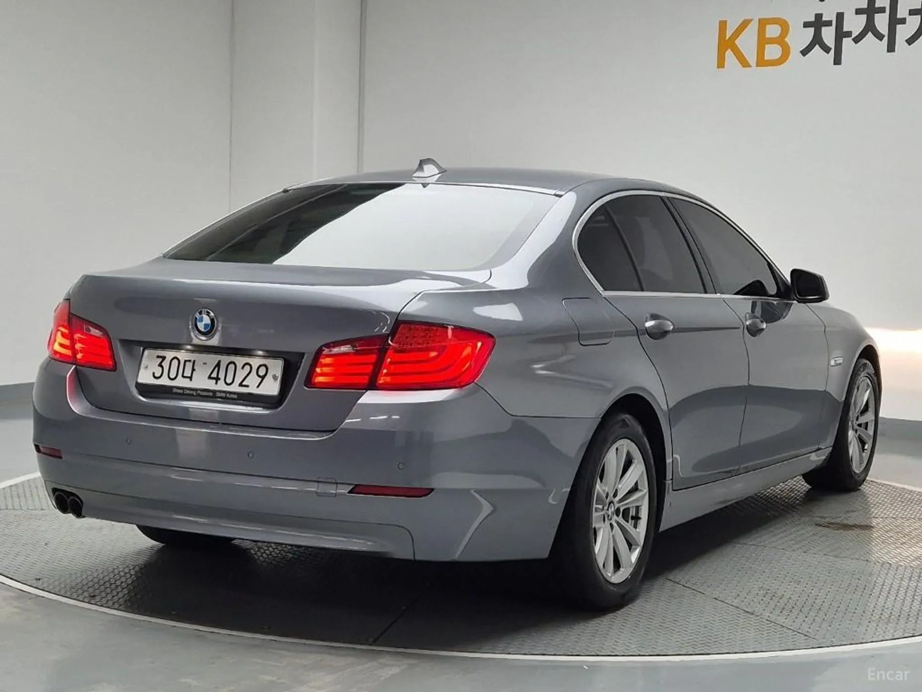 BMW 5 Series (F10) превью 2