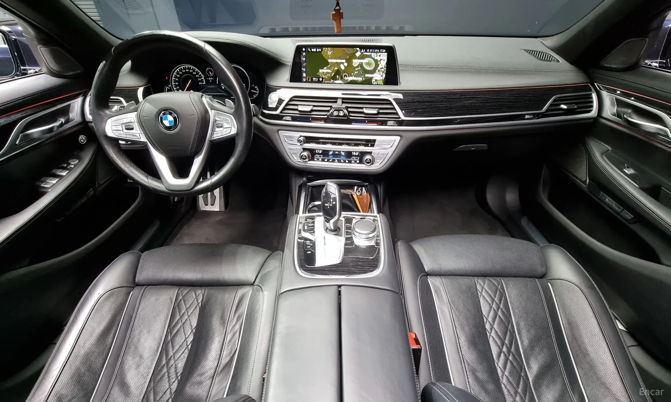 BMW 7 Series (G11) превью 4