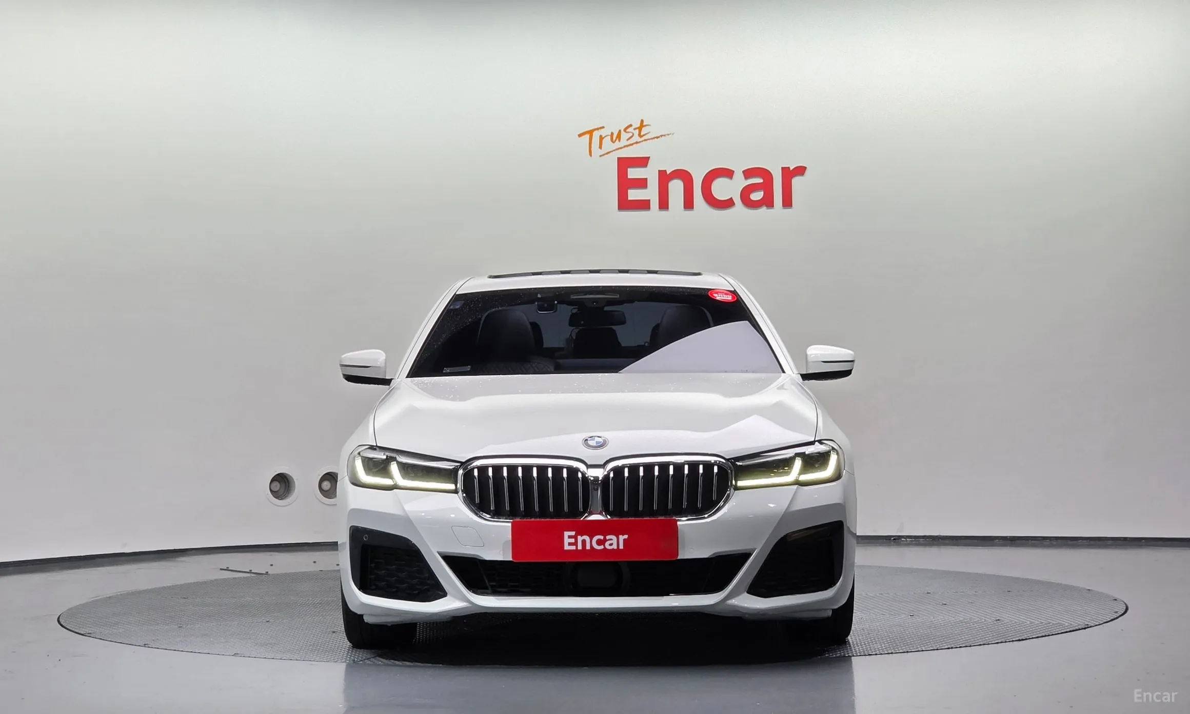 BMW 5 Series (G30) превью 2