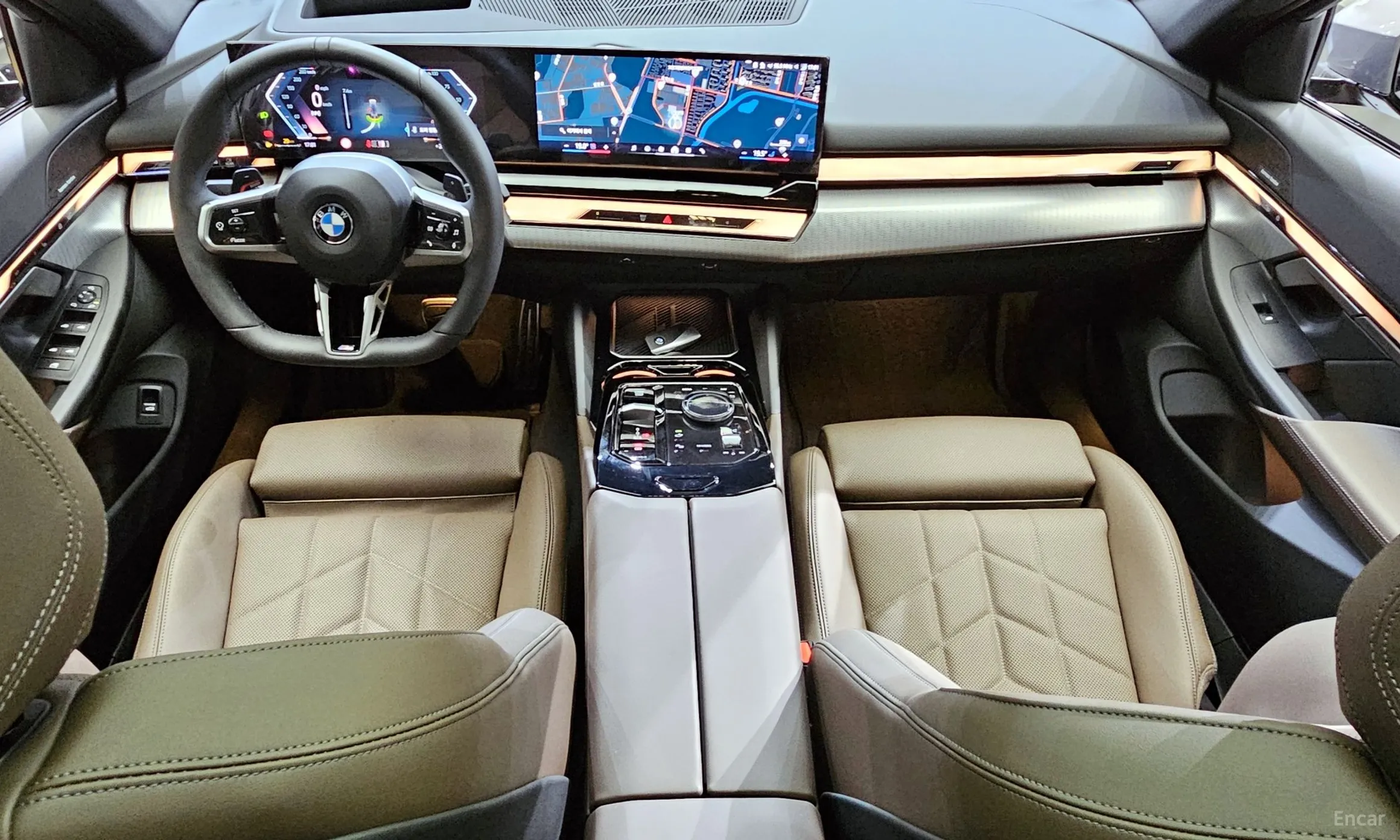 BMW 5 Series (G60) превью 4