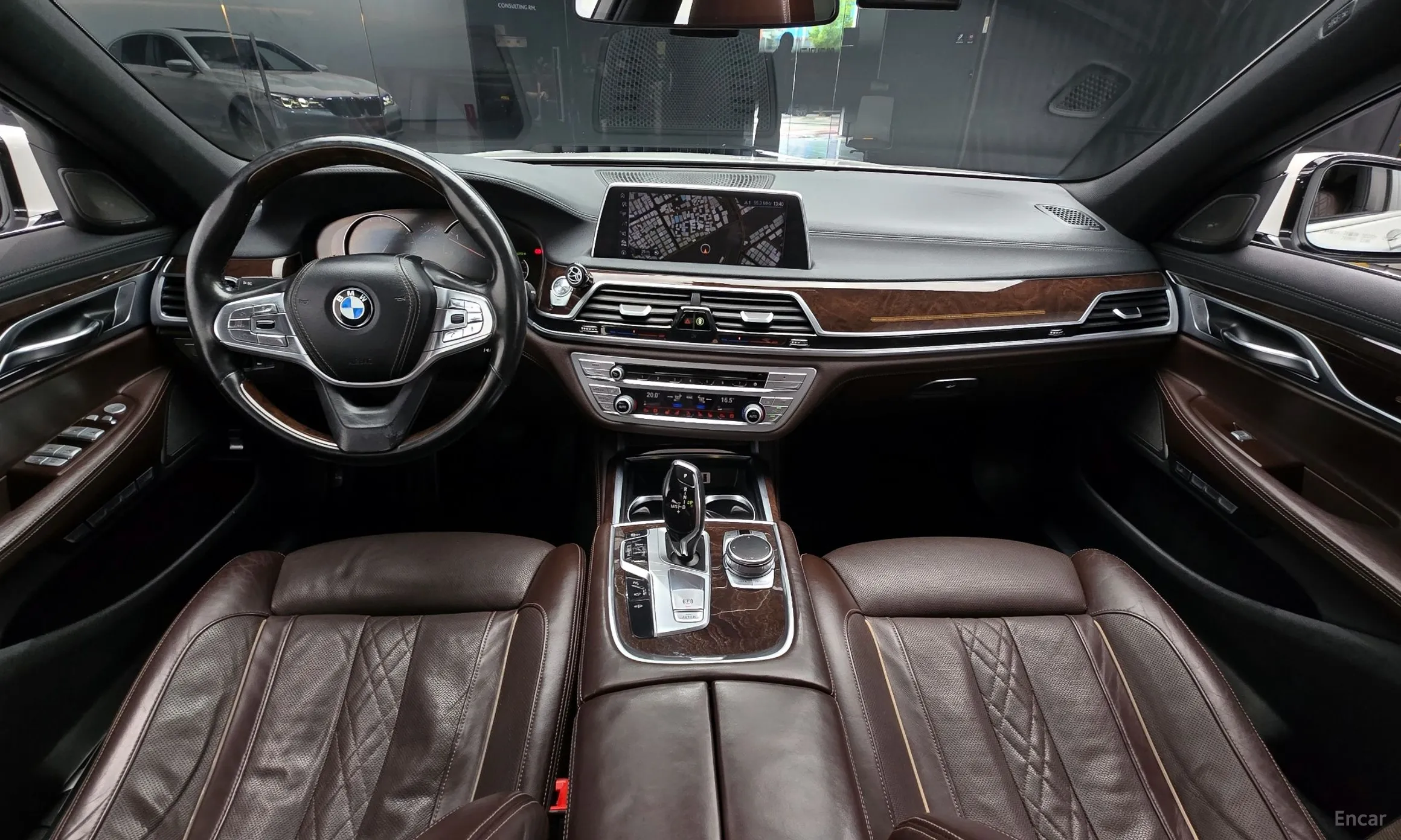BMW 7 Series (G11) превью 4