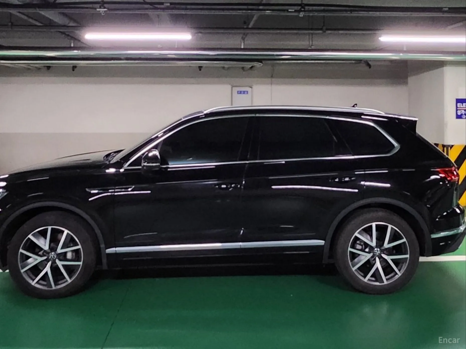 Volkswagen Touareg 3rd Generation превью 3
