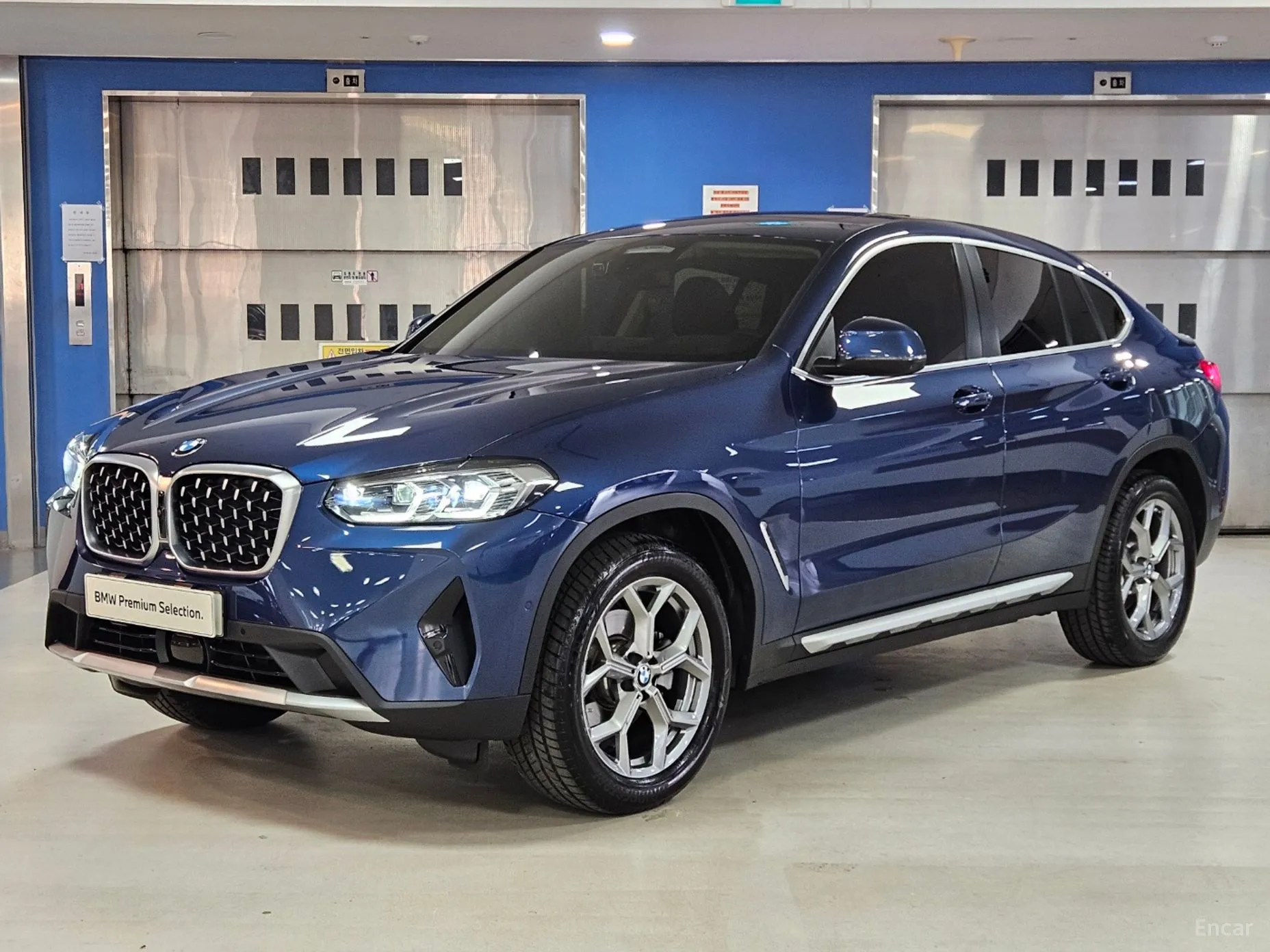 X4 (G02)
