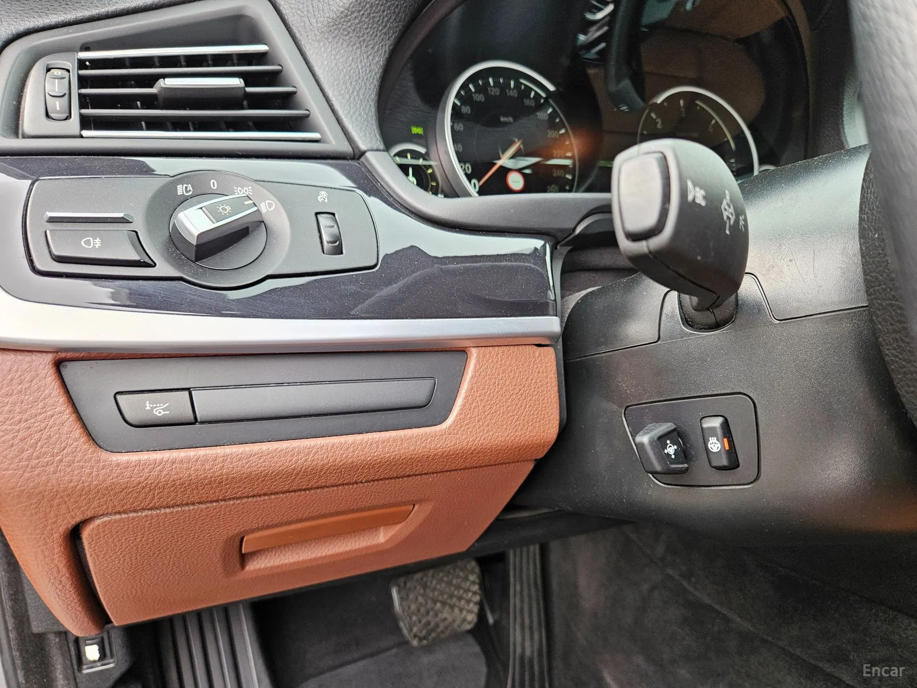 BMW 5 Series (F10) превью 4