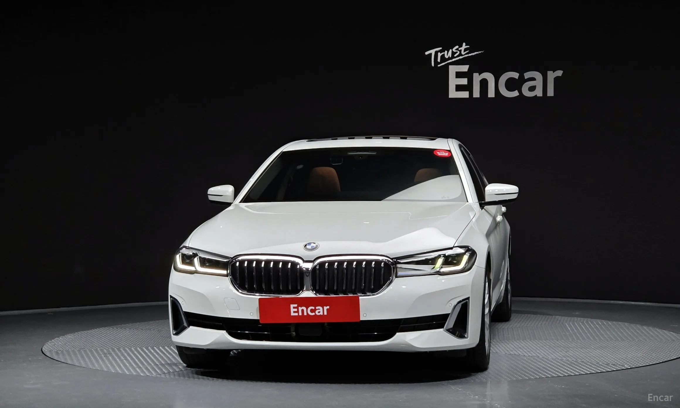 BMW 5 Series (G30) превью 2