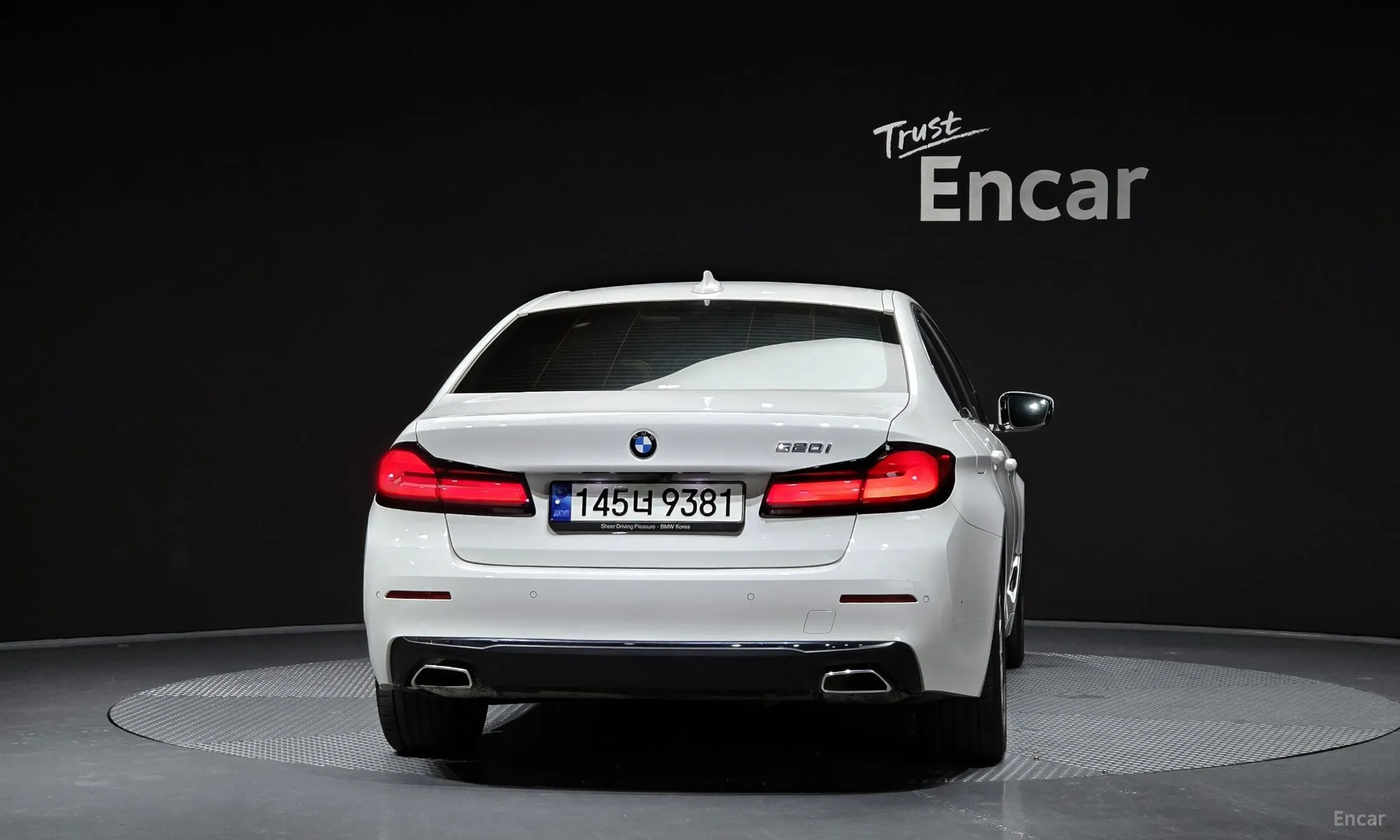 BMW 5 Series (G30) превью 3