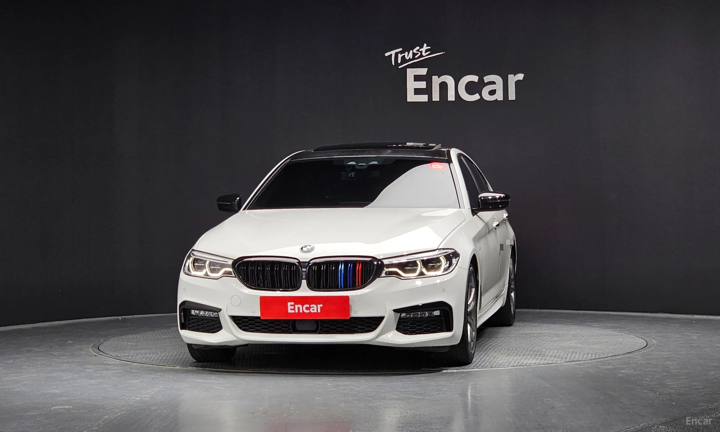 BMW 5 Series (G30) превью 2