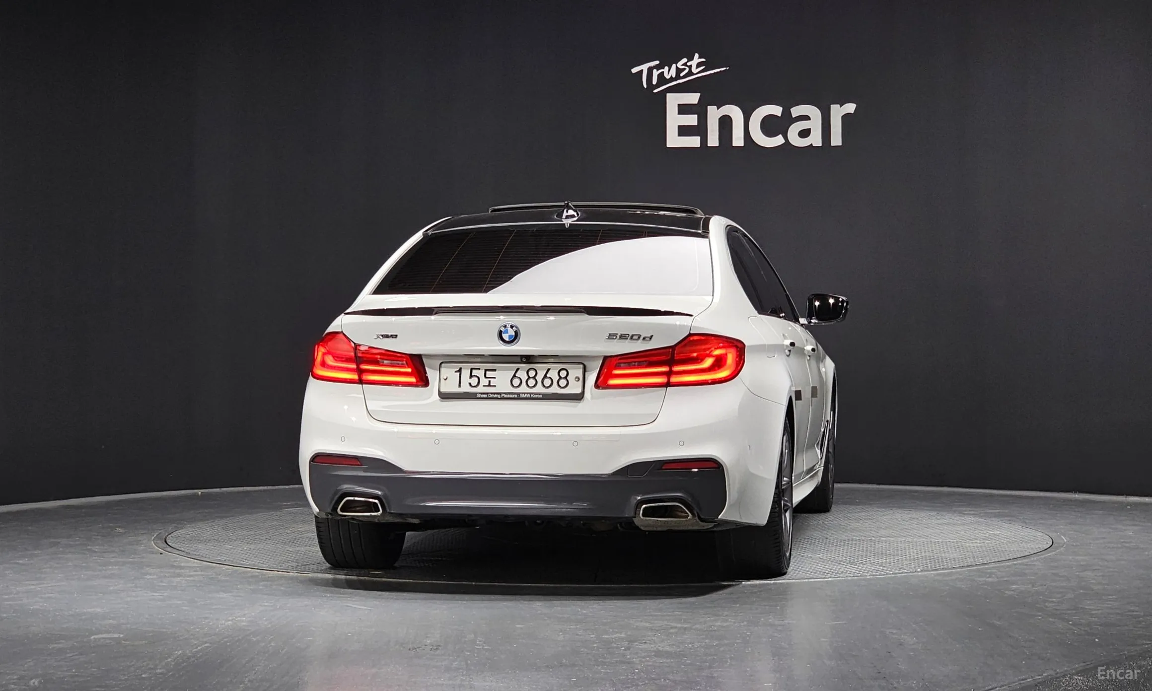 BMW 5 Series (G30) превью 3