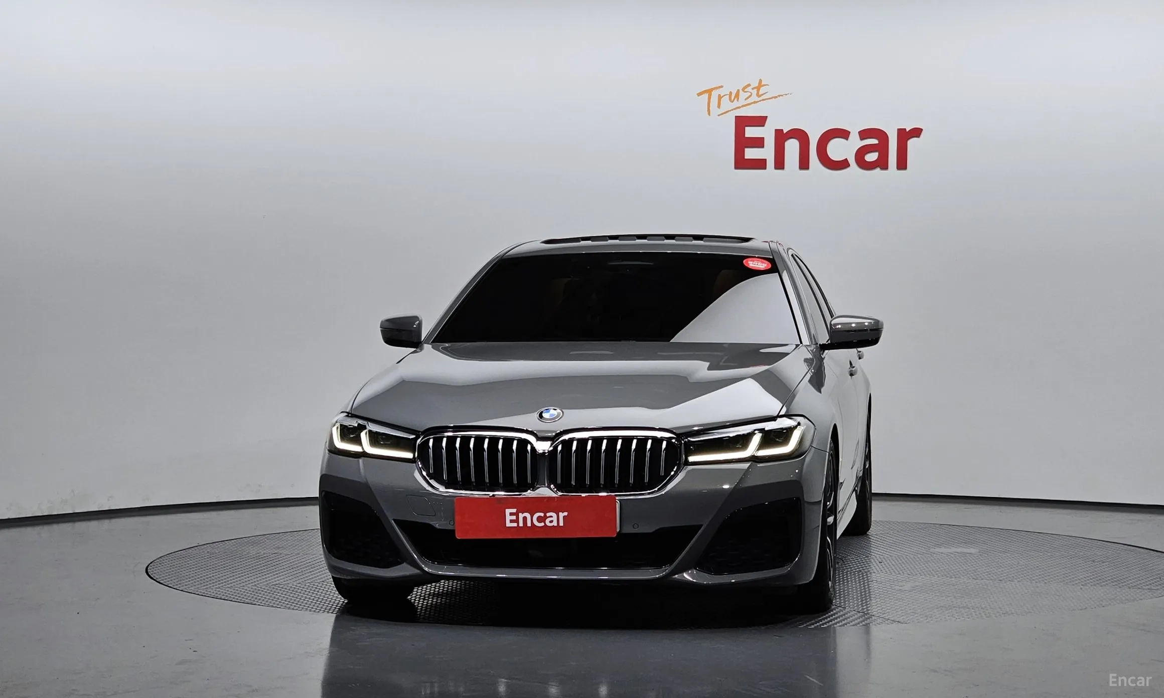 BMW 5 Series (G30) превью 2