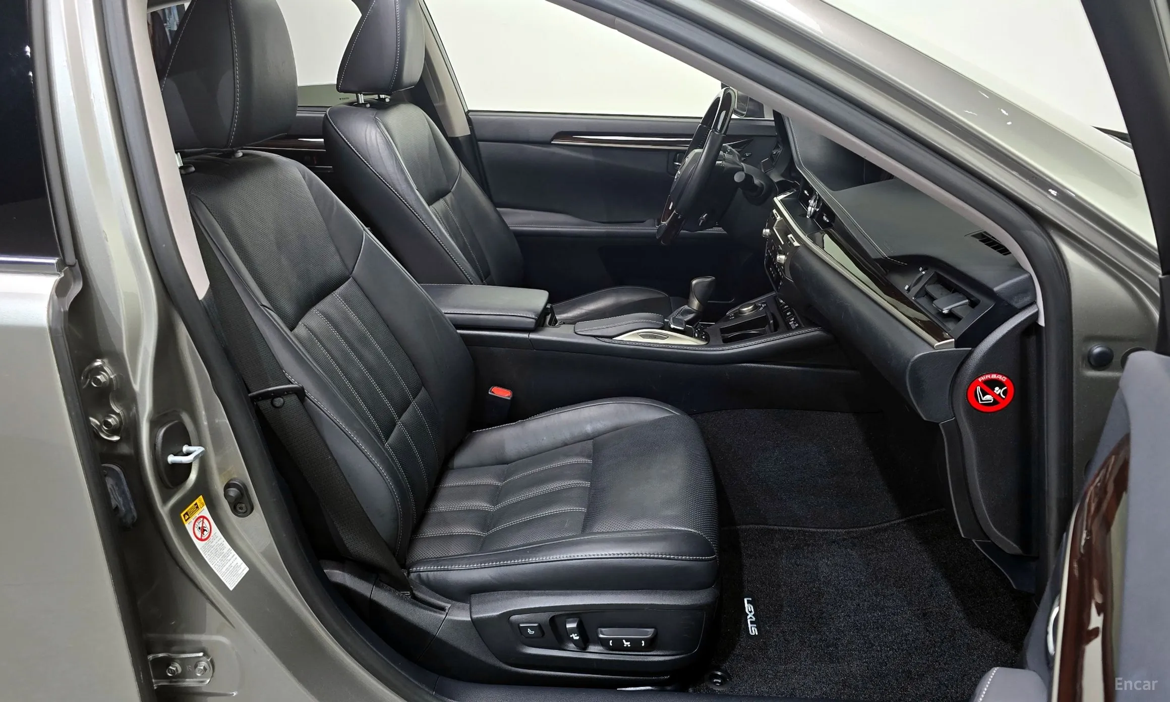 Lexus New ES300h превью 12
