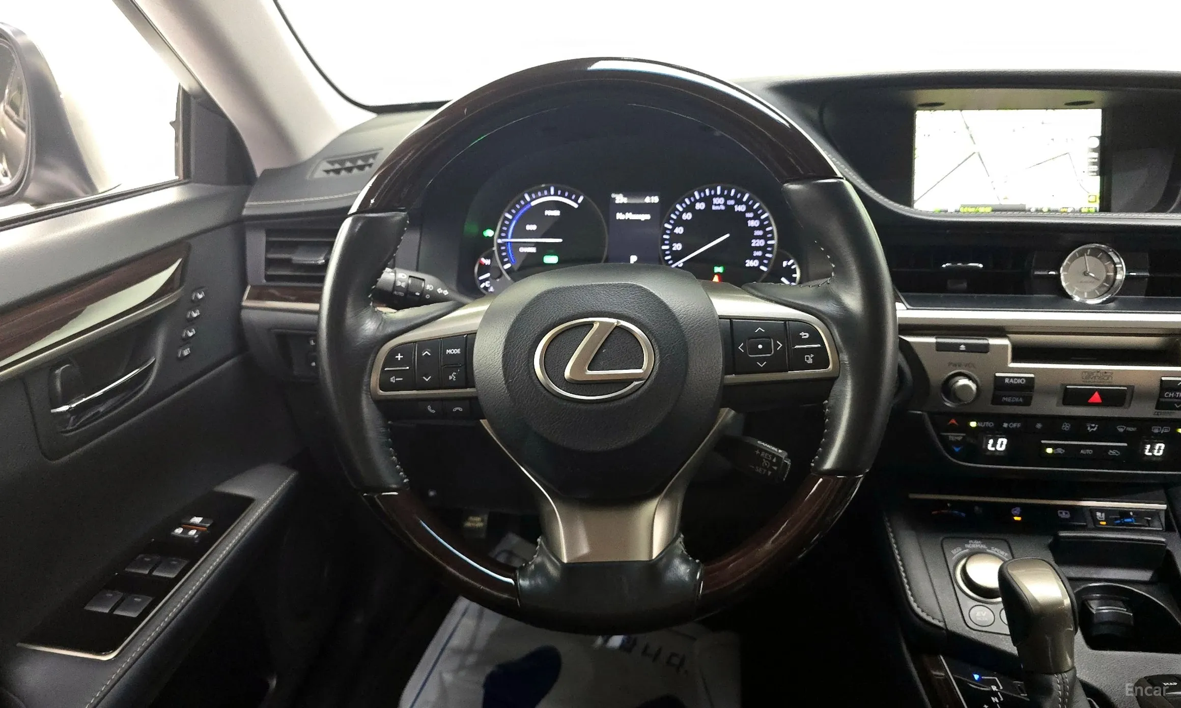 Lexus New ES300h превью 15