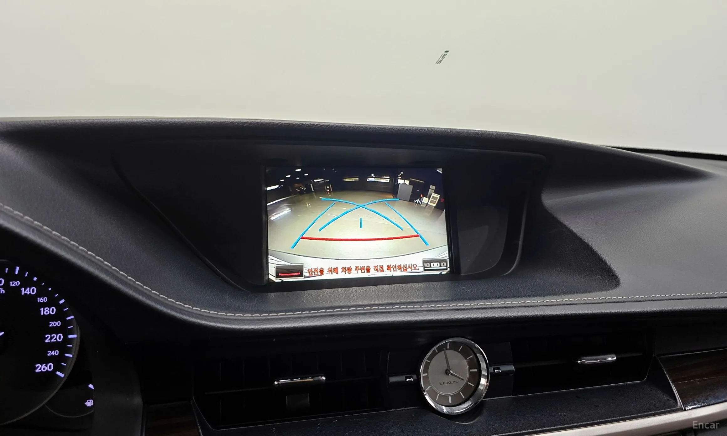 Lexus New ES300h превью 17