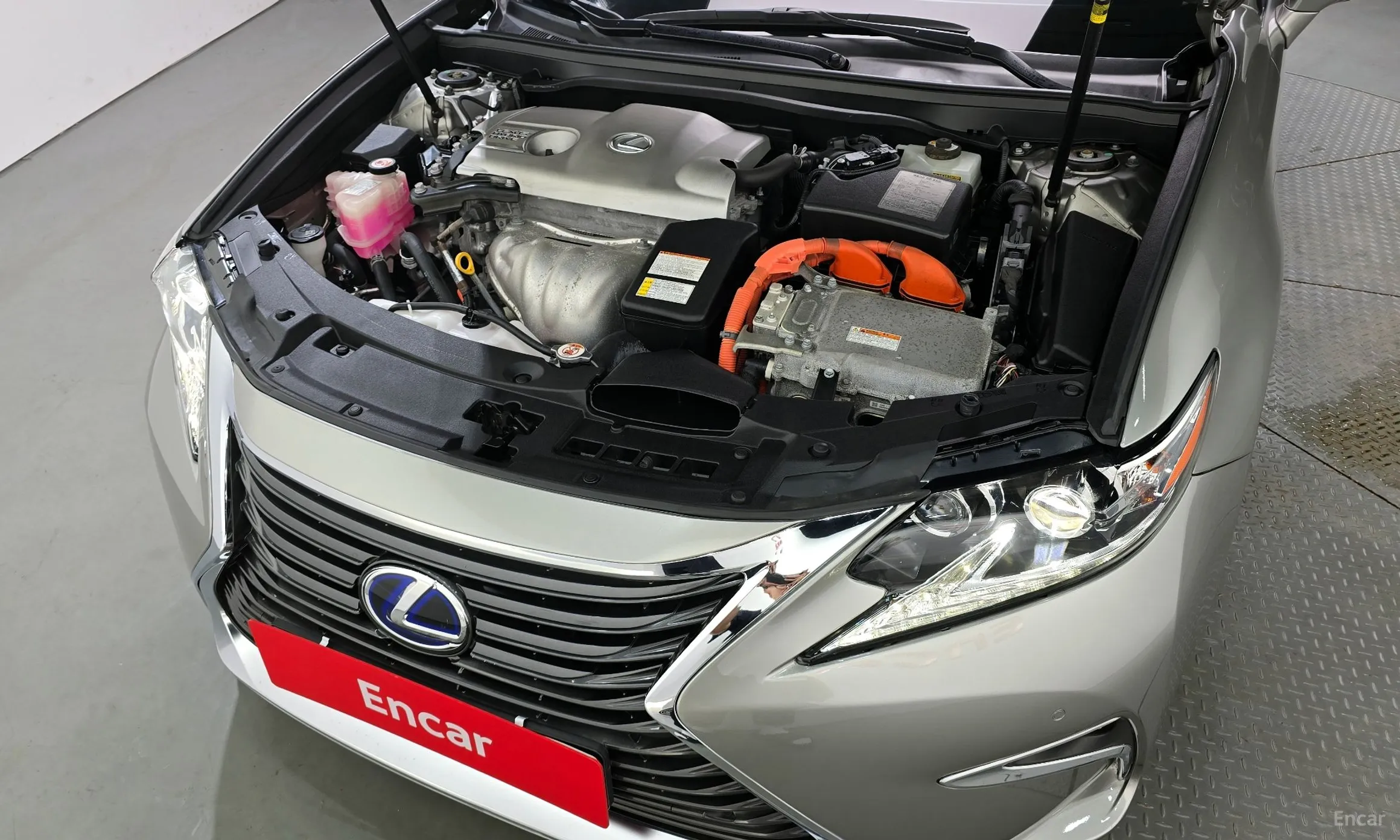 Lexus New ES300h превью 6