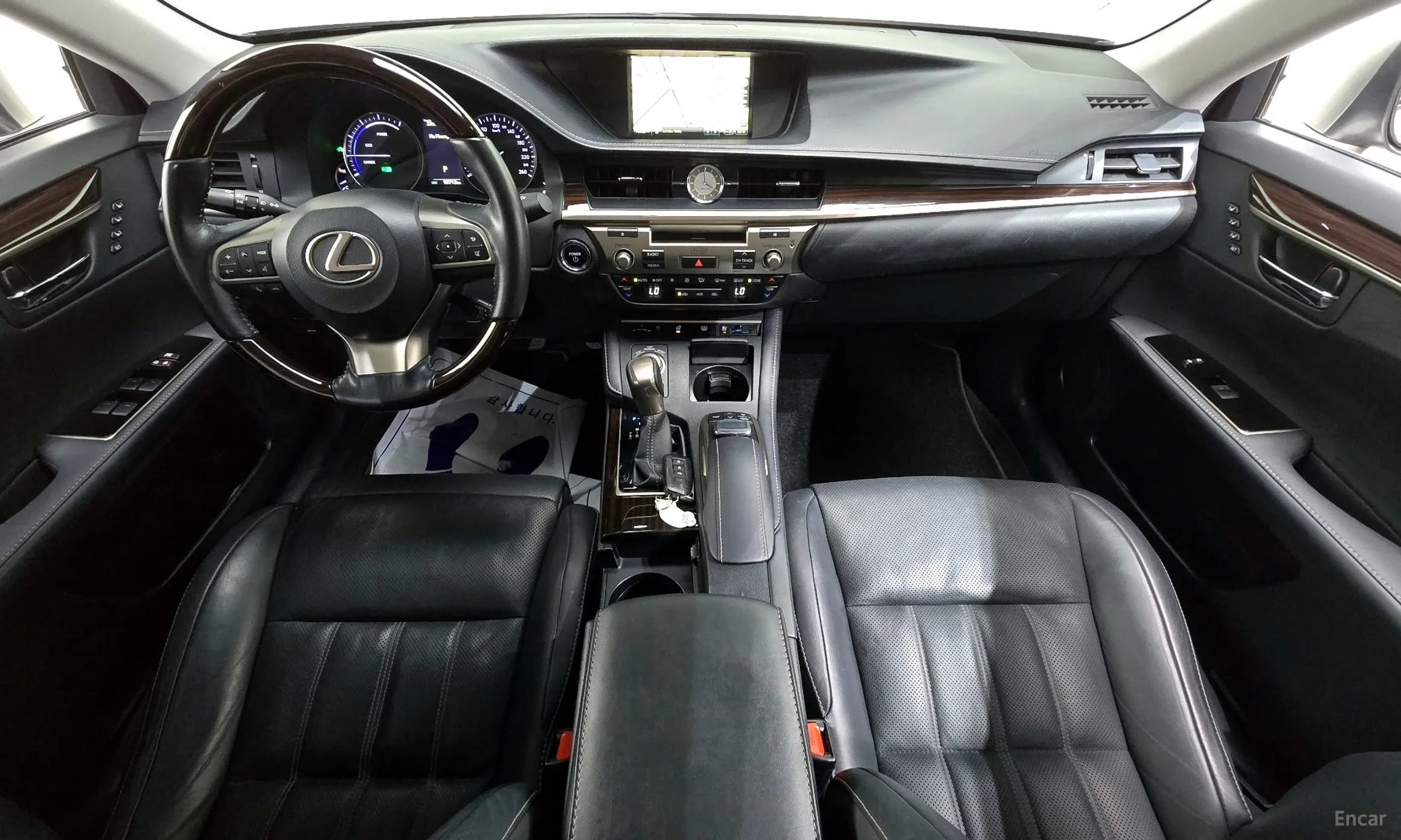 Lexus New ES300h превью 7