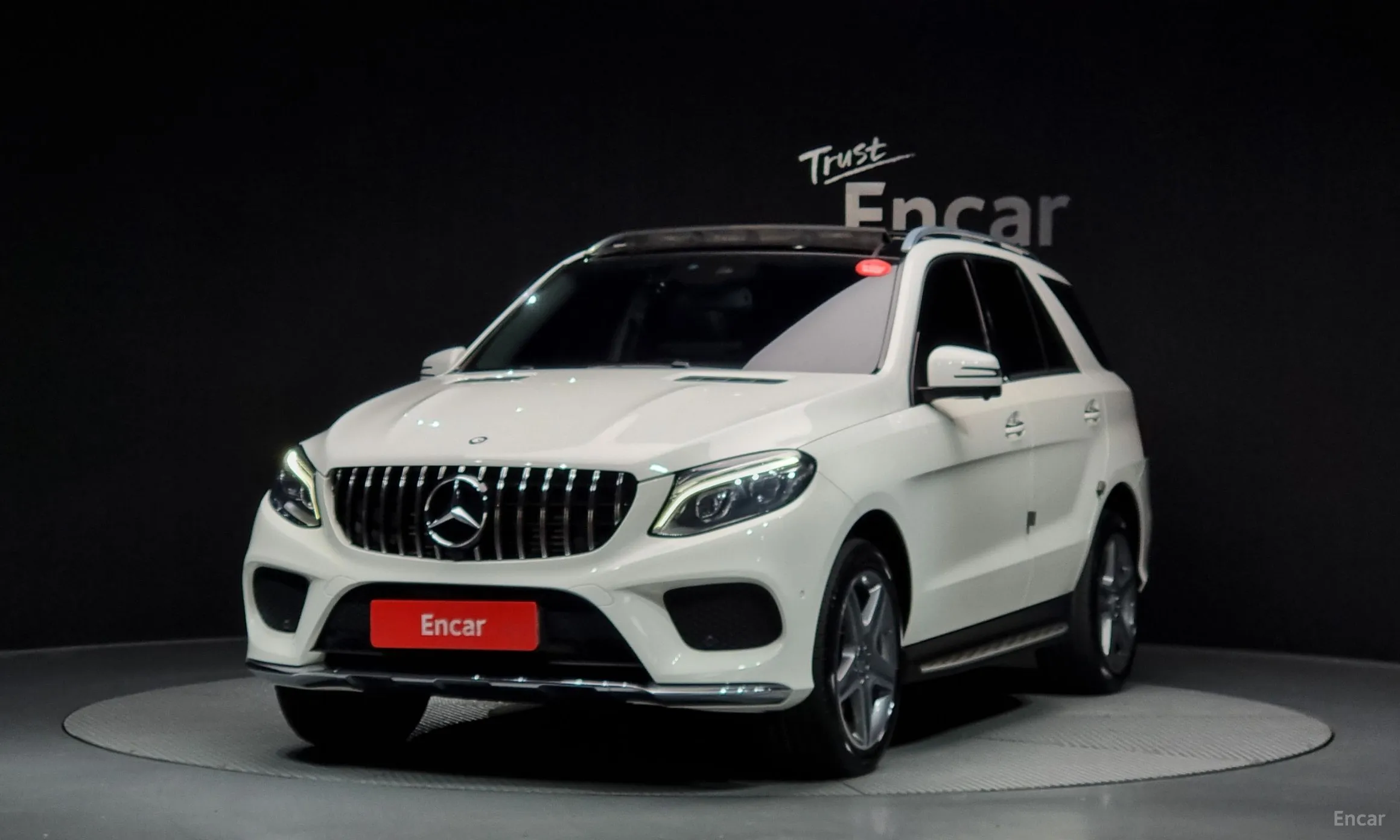 Mercedes Benz GLE-Class W166