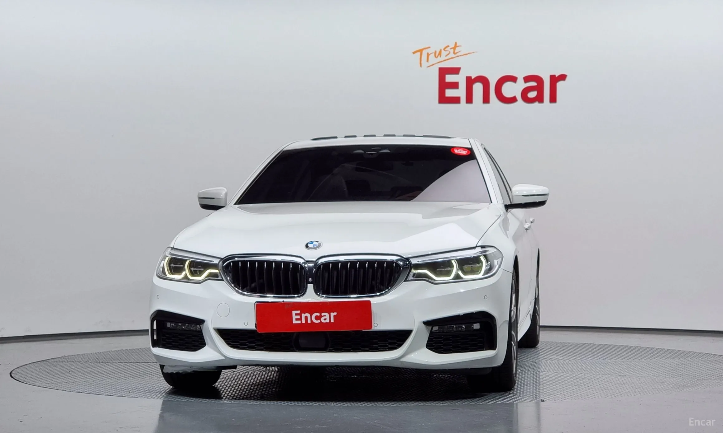 BMW 5 Series (G30) превью 2
