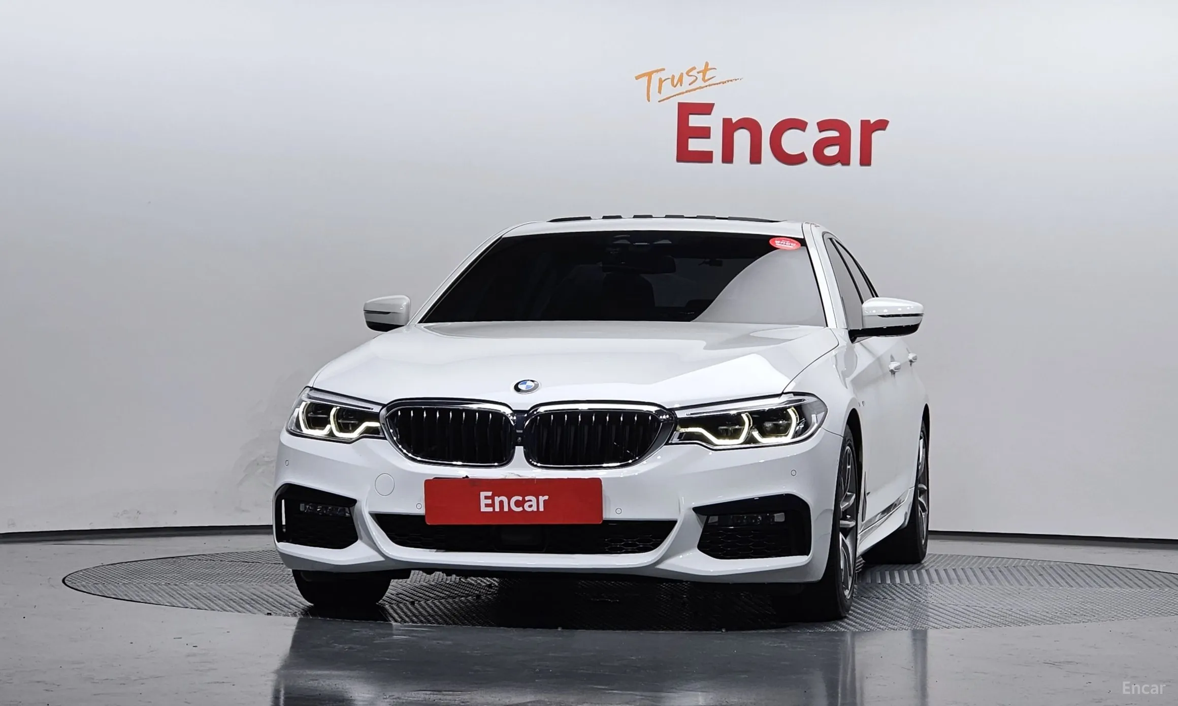 BMW 5 Series (G30) превью 2