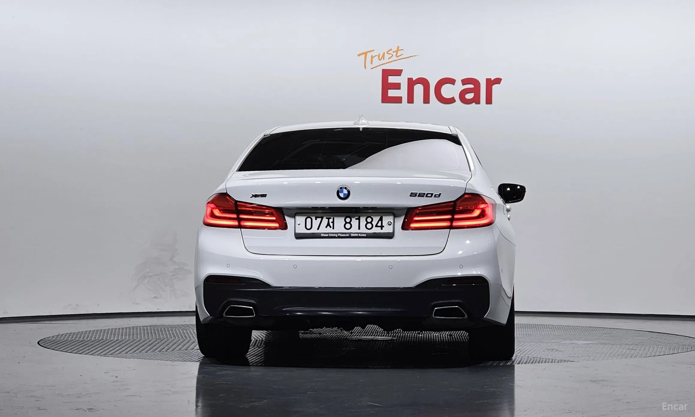 BMW 5 Series (G30) превью 3