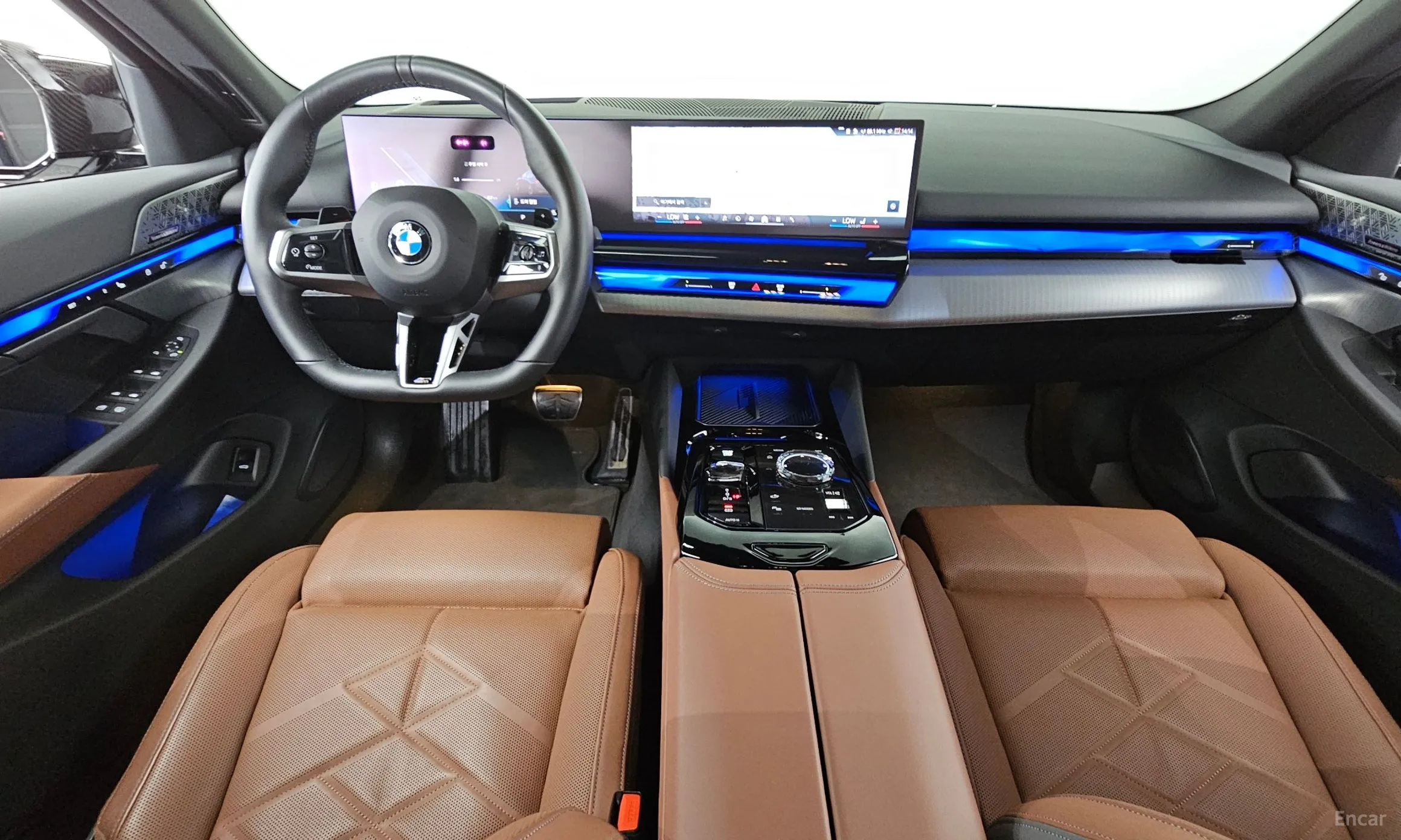 BMW 5 Series (G60) превью 4