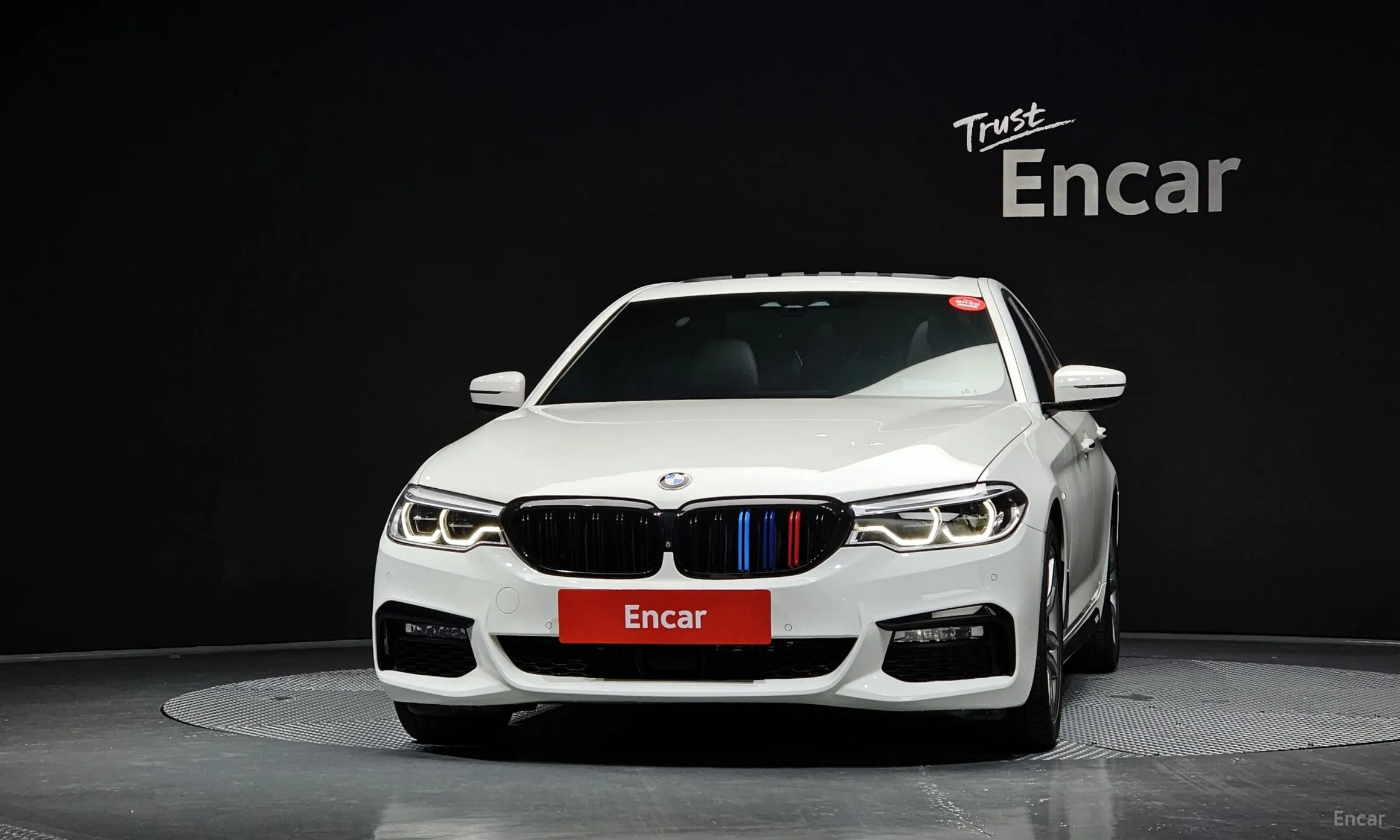 BMW 5 Series (G30) превью 2