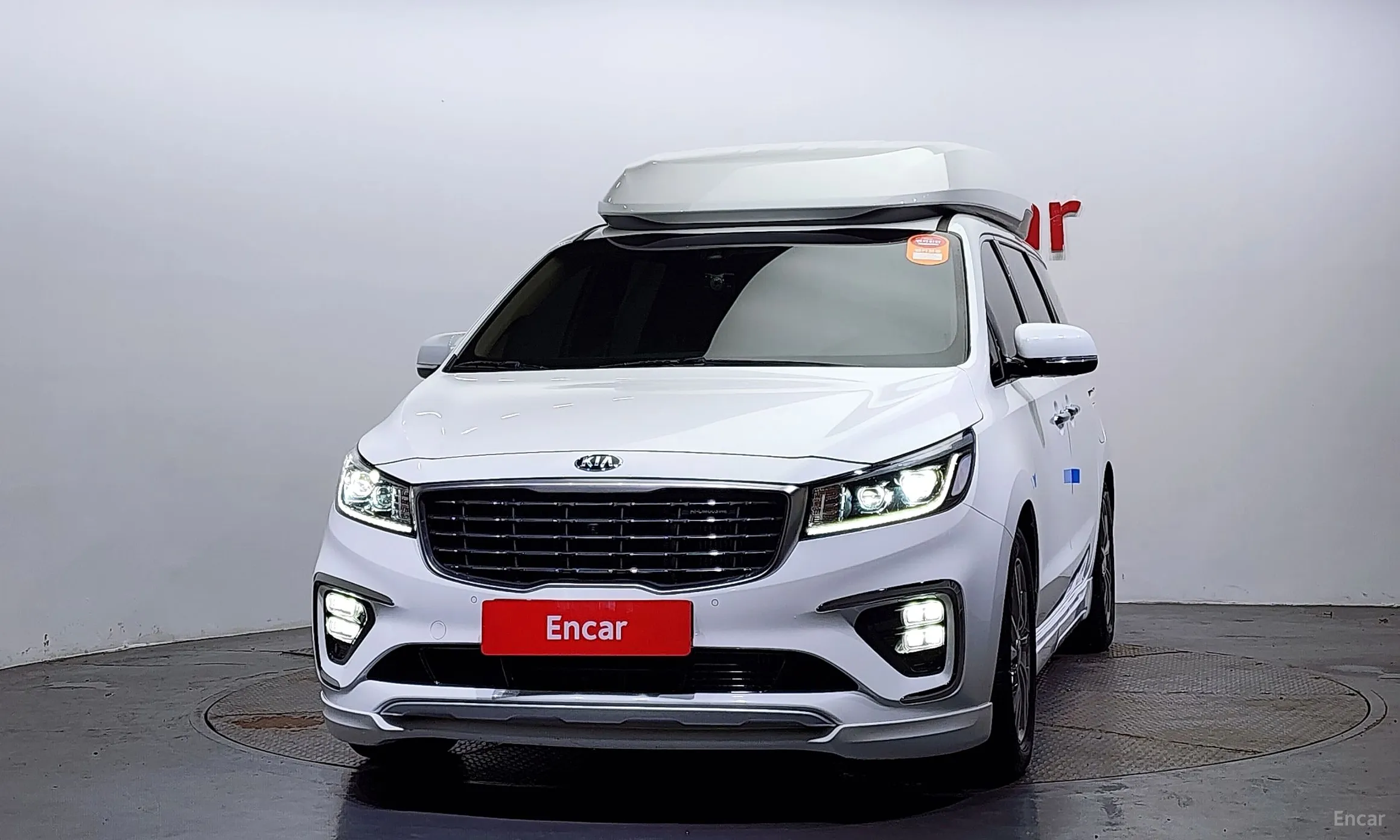 Kia Carnival превью 2