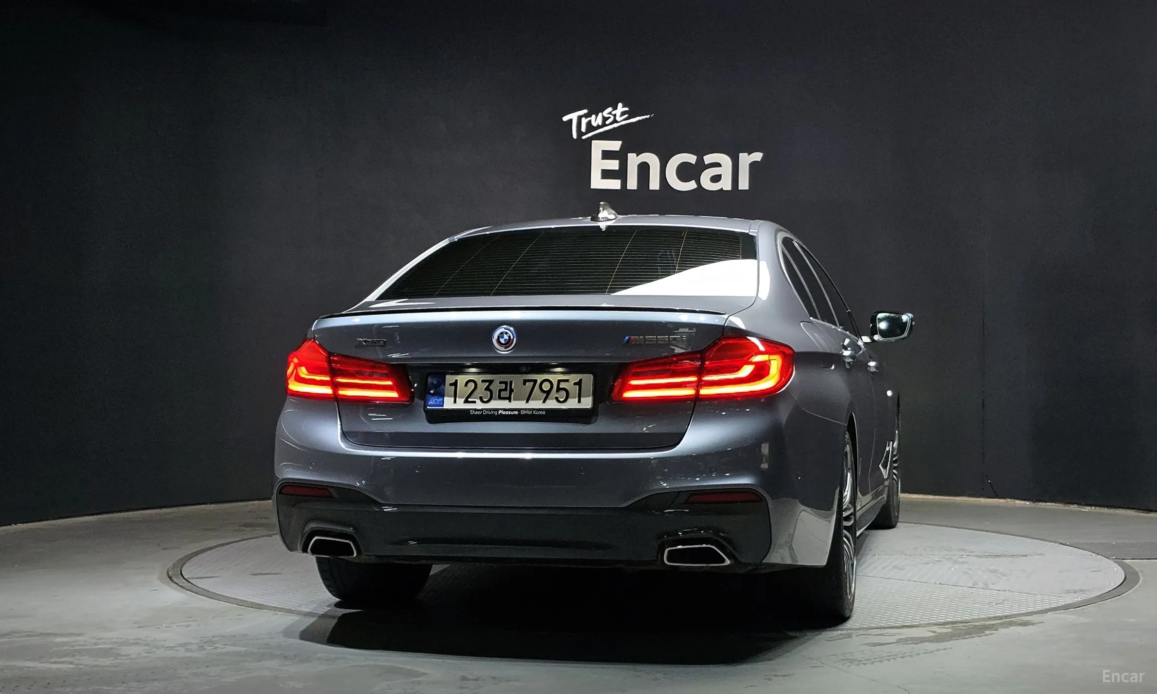 BMW 5 Series (G30) превью 3