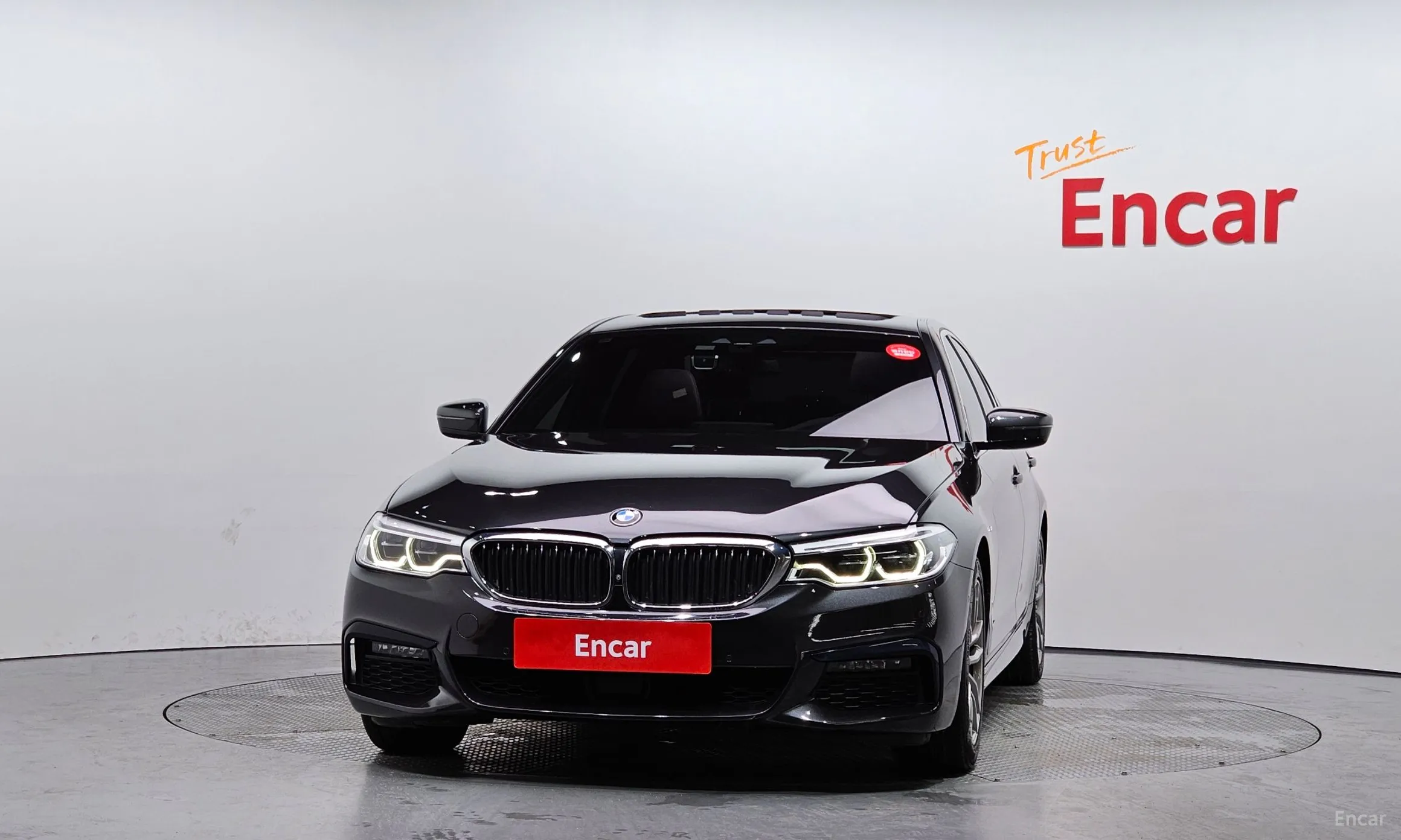 BMW 5 Series (G30) превью 2