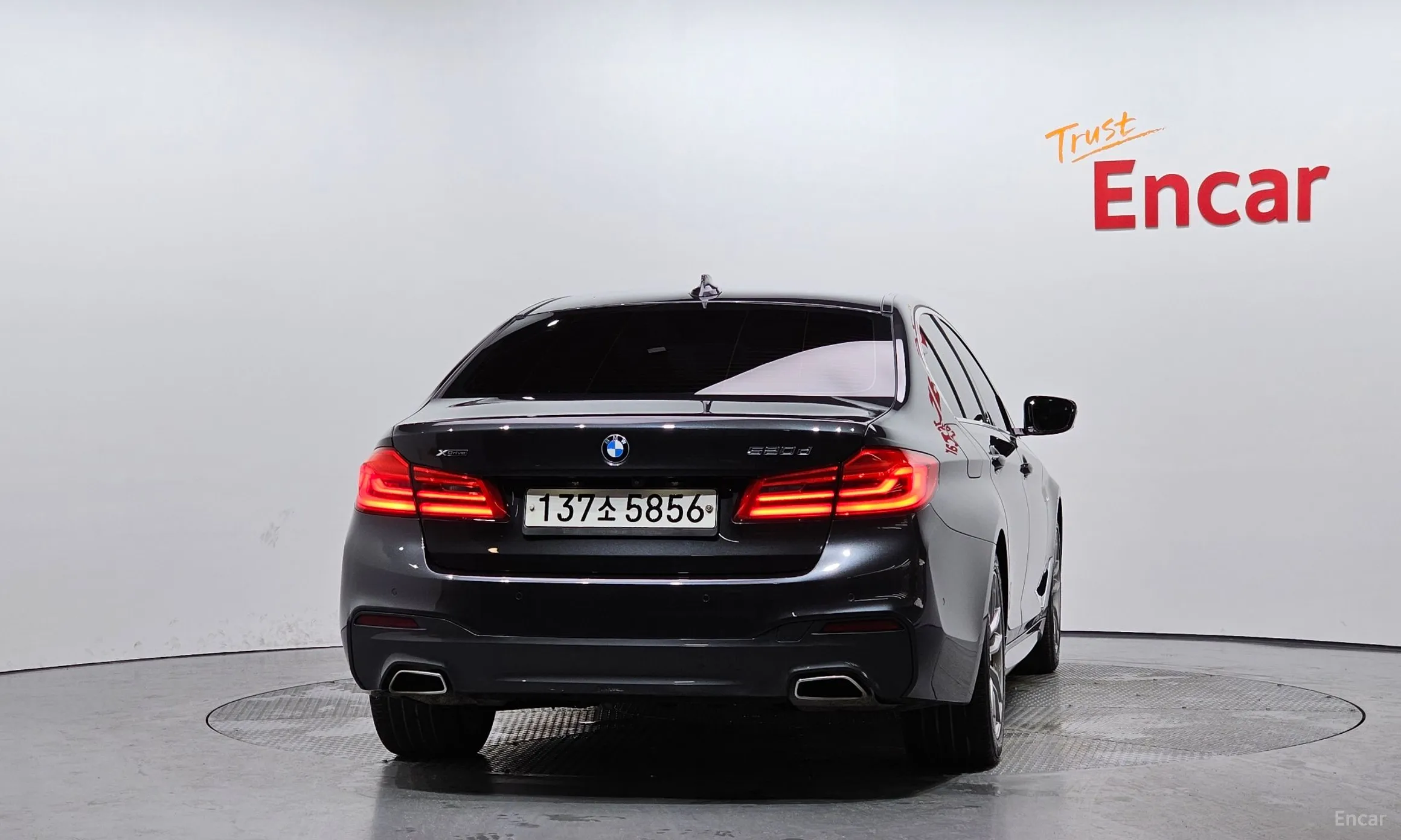 BMW 5 Series (G30) превью 3