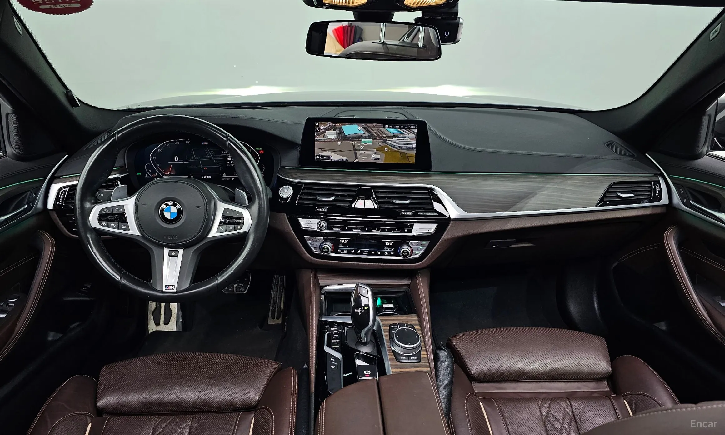 BMW 5 Series (G30) превью 4