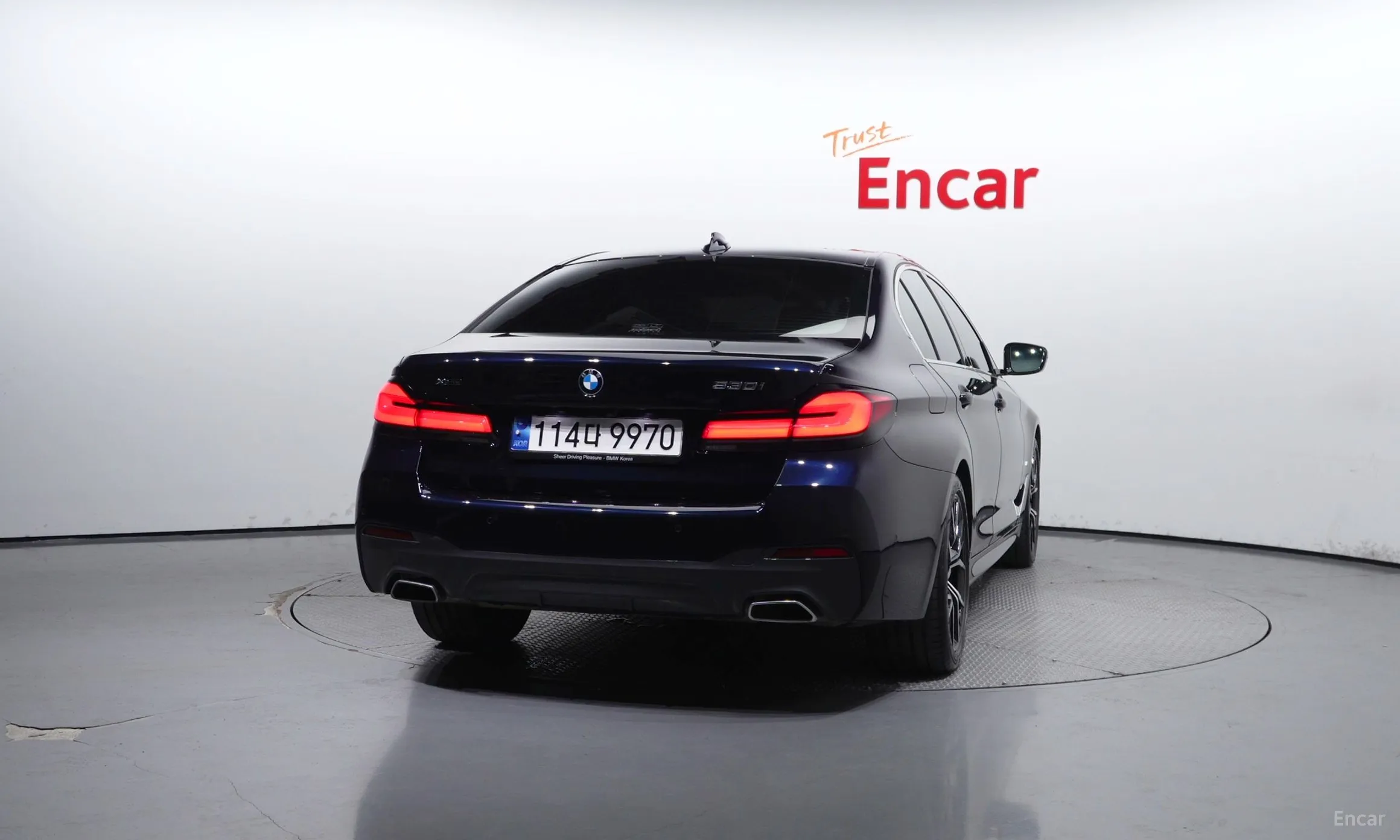 BMW 5 Series (G30) превью 3