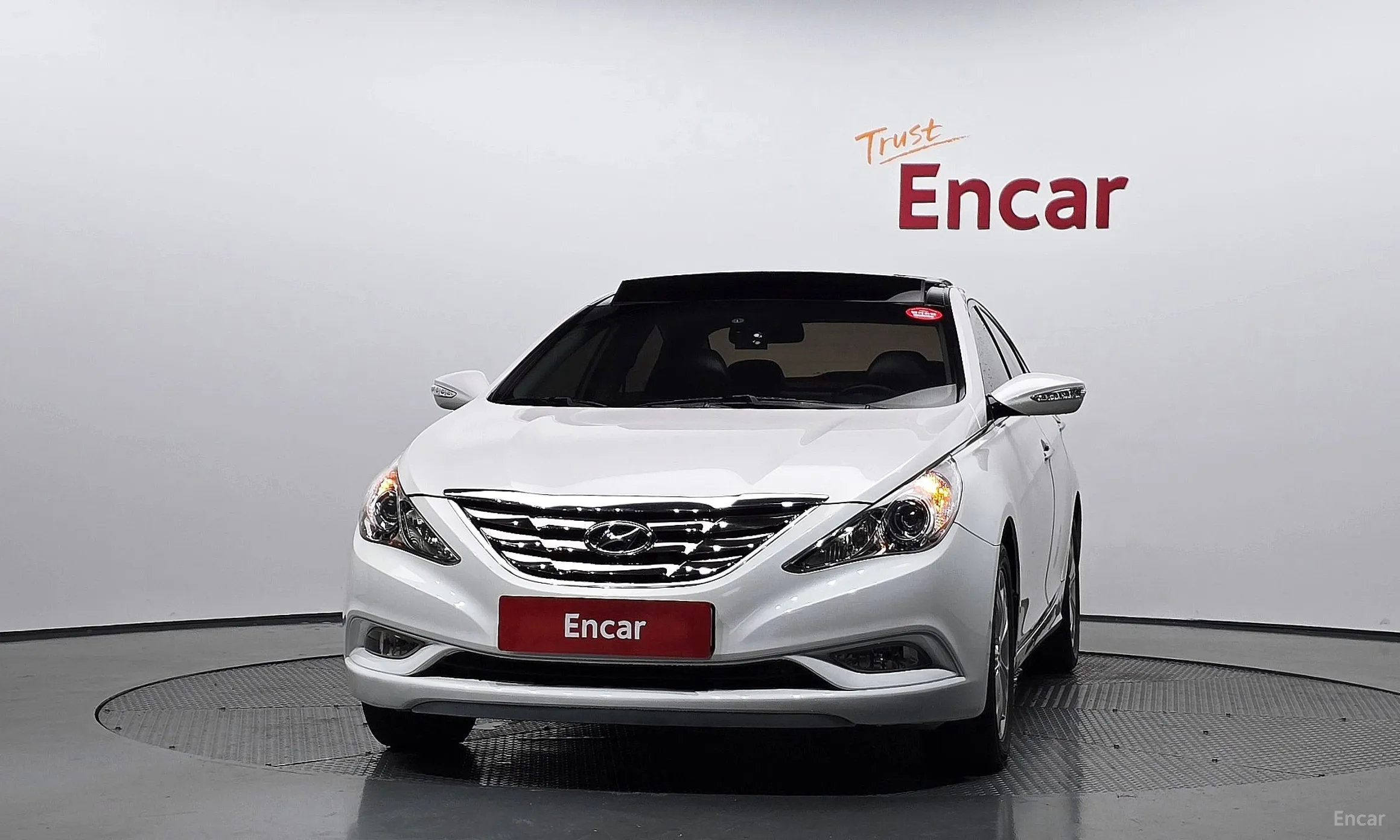 Hyundai YF Sonata превью 2