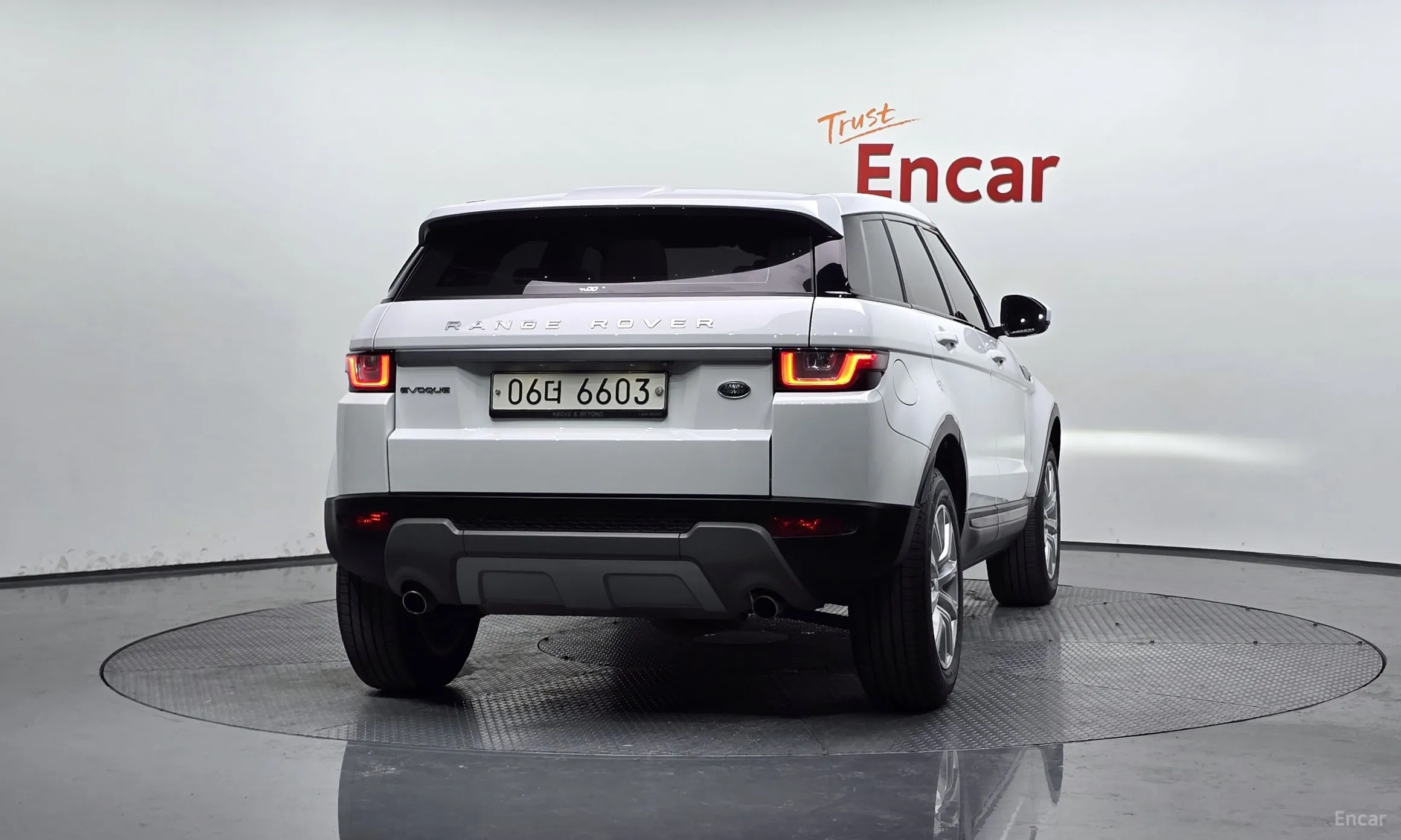 Land Rover Range Rover Evoque превью 3