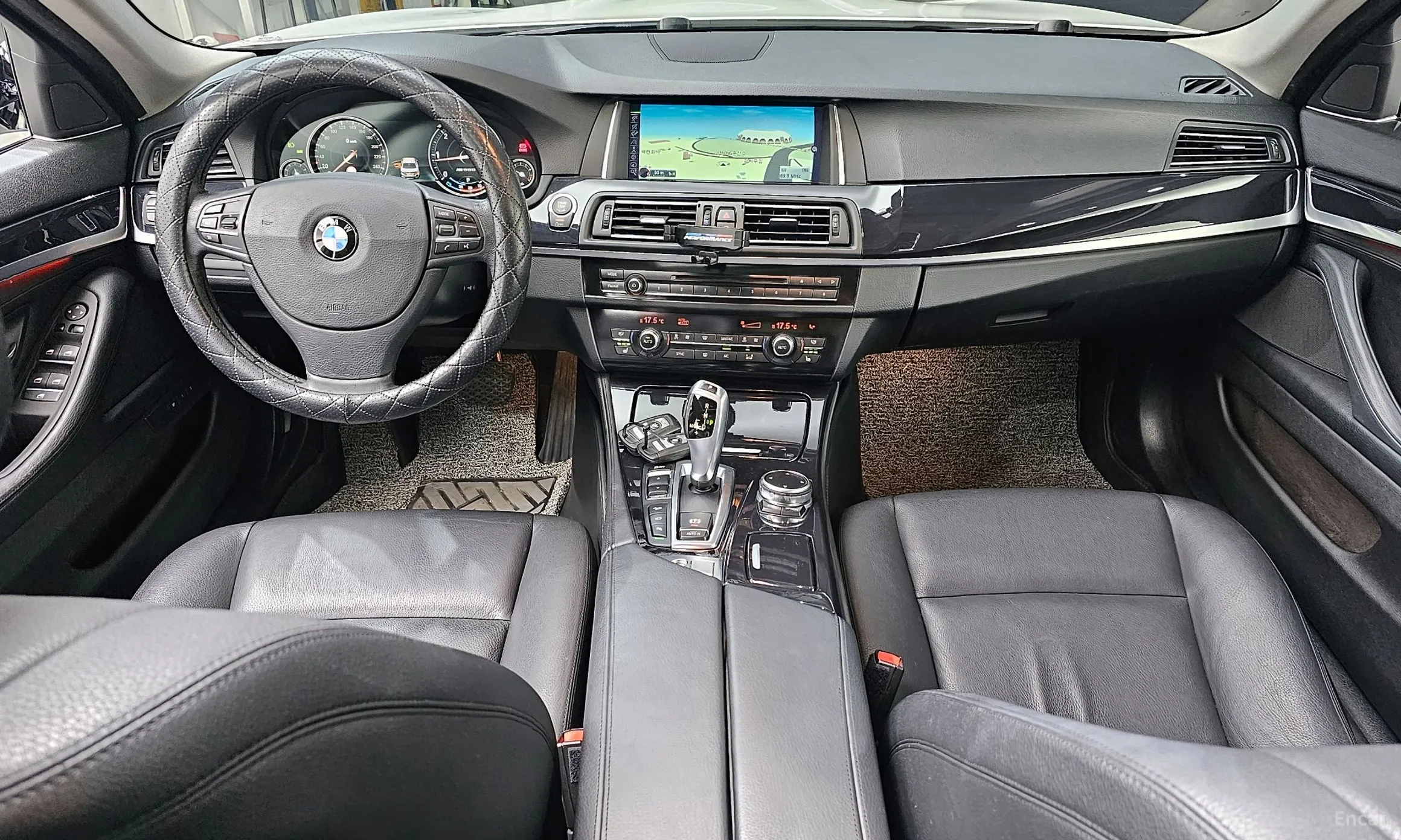 BMW 5 Series (F10) превью 4