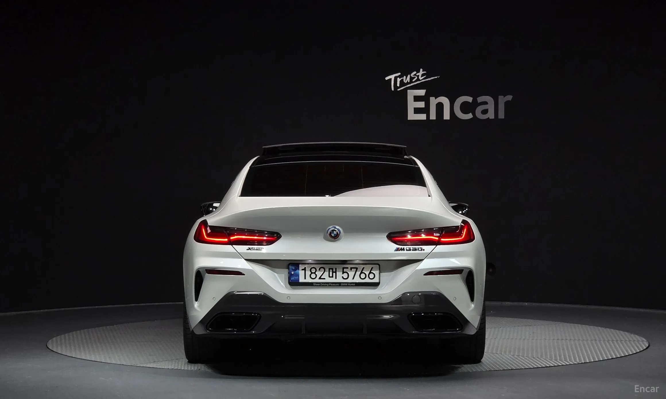 BMW 8-series (G15) превью 3