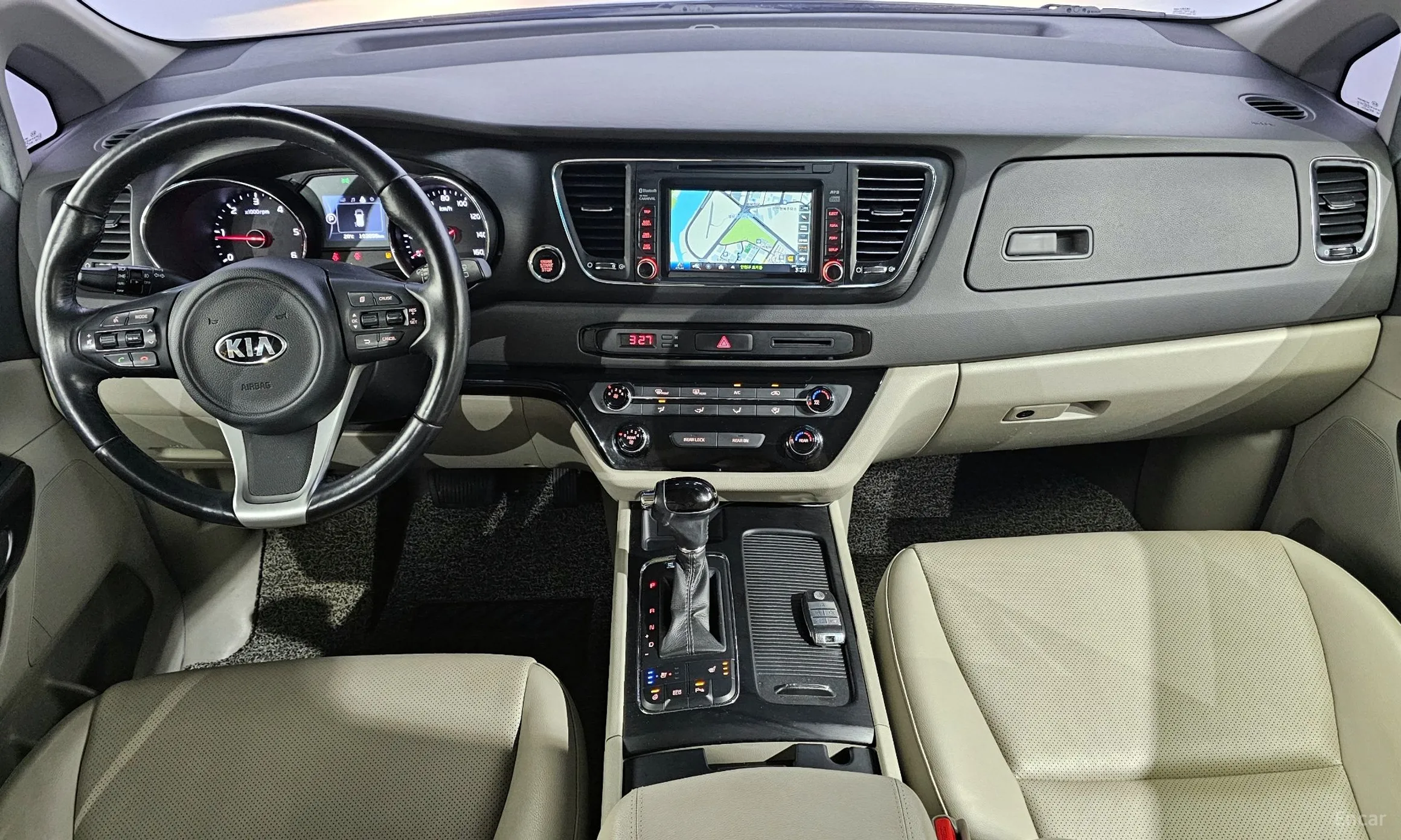 Kia Carnival превью 4