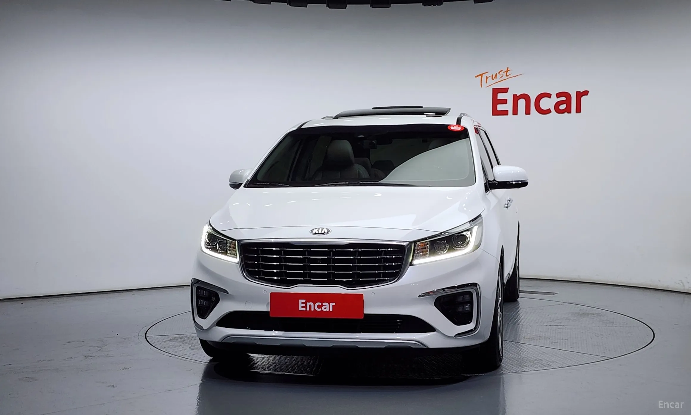 Kia Carnival превью 2