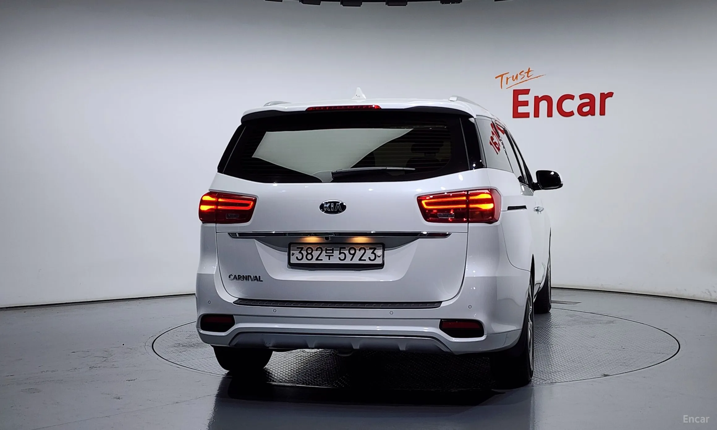 Kia Carnival превью 3