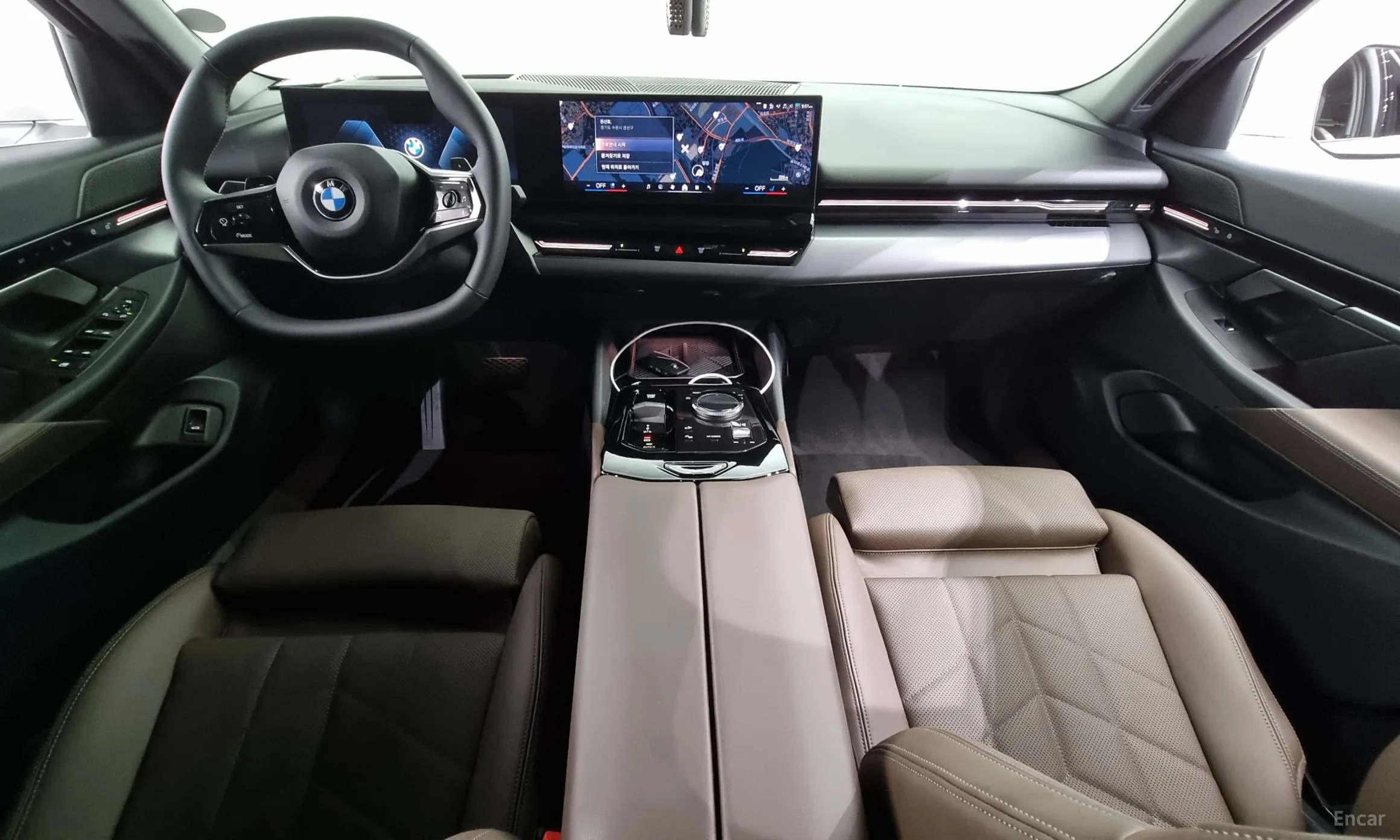 BMW 5 Series (G60) превью 4