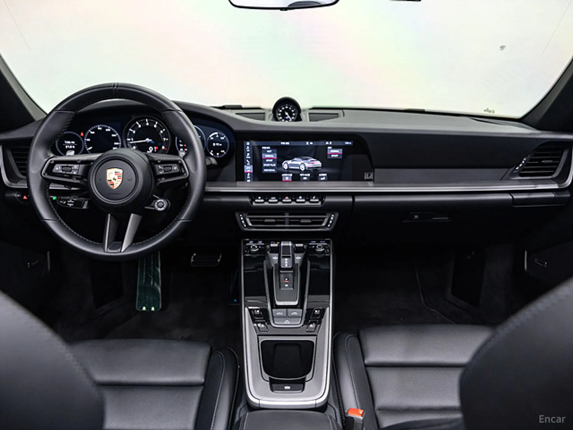 Porsche 911 (992) превью 4