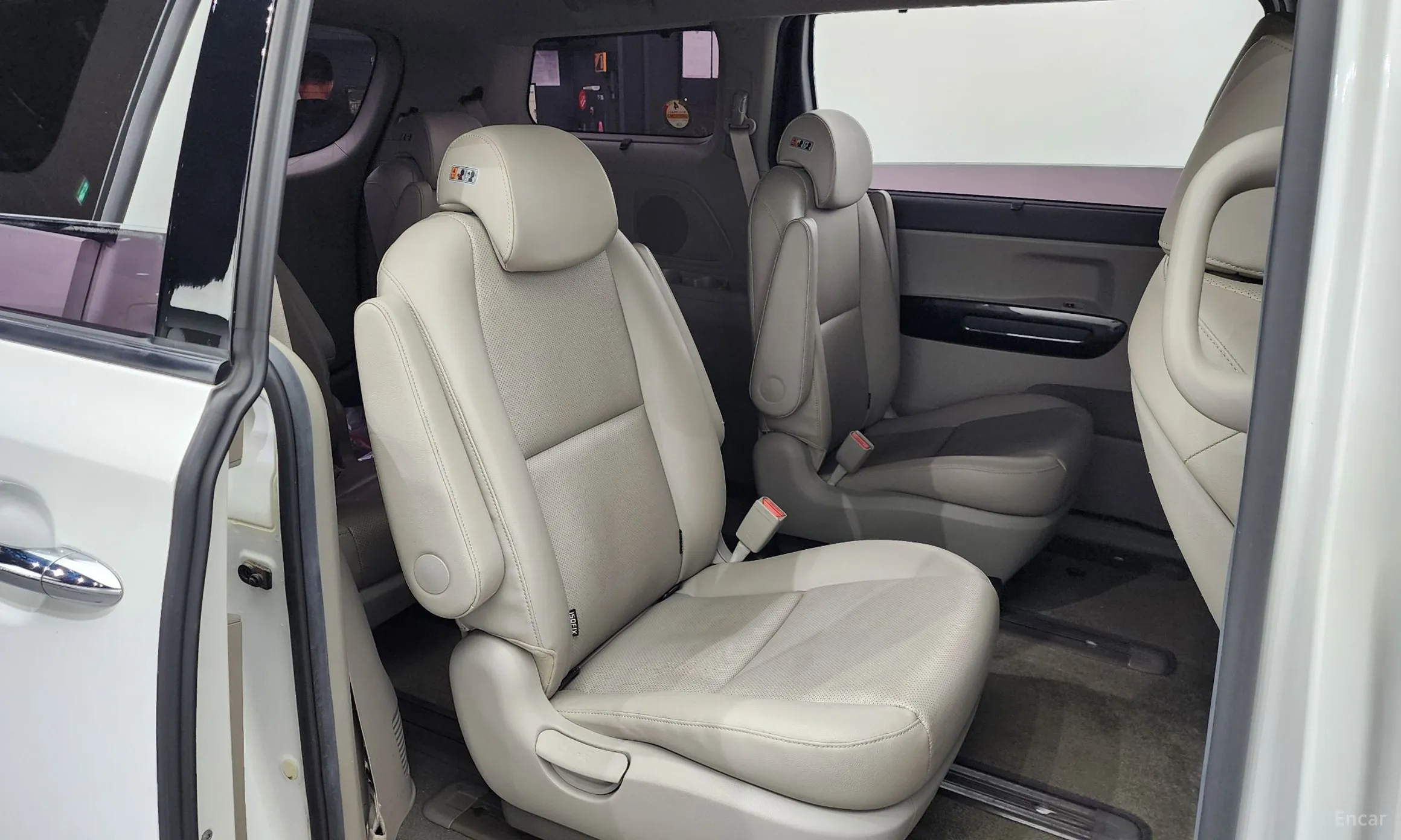Kia Carnival превью 12